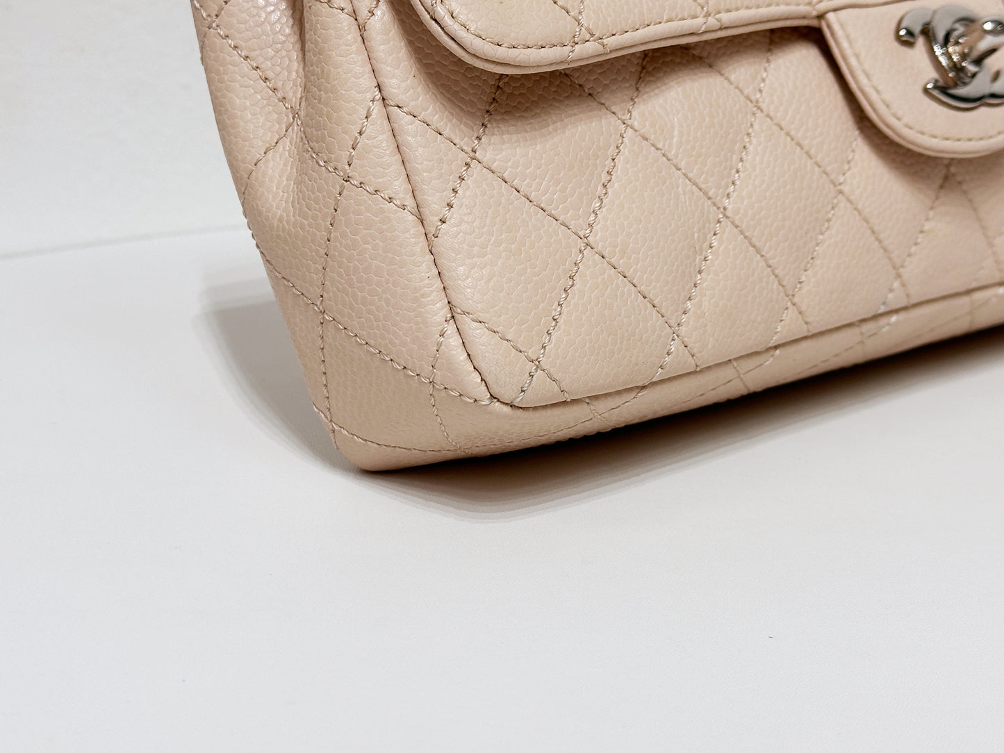 Chanel Classic Vintage Clutch East-west in Beige Color SHW 97 holo