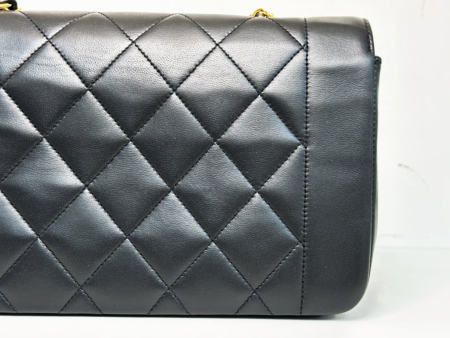 Chanel Vintage Quilted Diana Flap Bag Black Lambskin 3266 holo