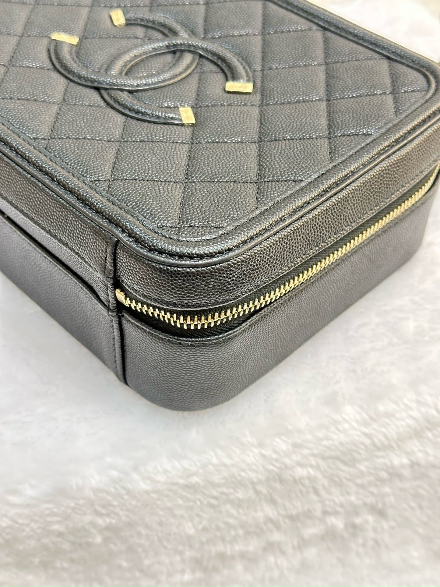 Chanel Medium Filigree Vanity Case Quilted Caviar Black GHW 2899 holo card