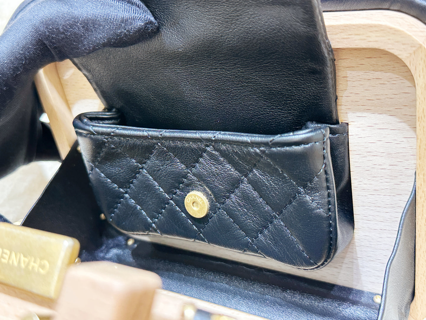 Chanel Beech Wood Lambskin CC Vanity Case Black PHOT microchip