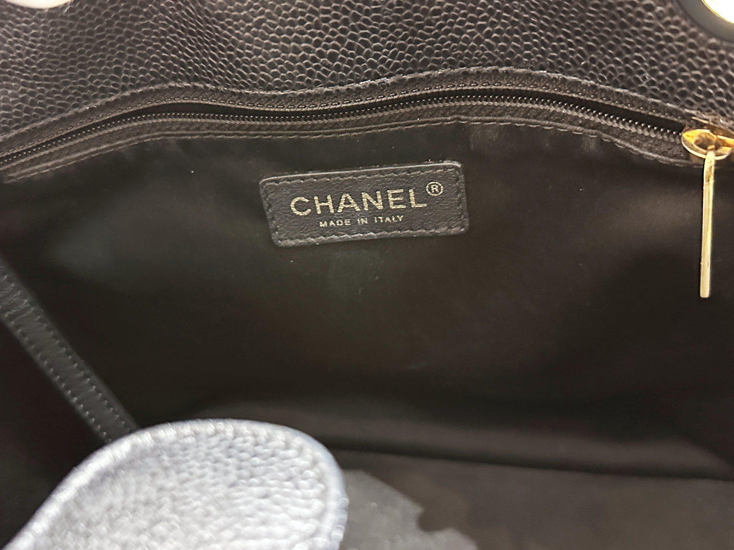 Chanel Caviar Quilted Petit Shopping Tote PST Black GHW 1975 holo card