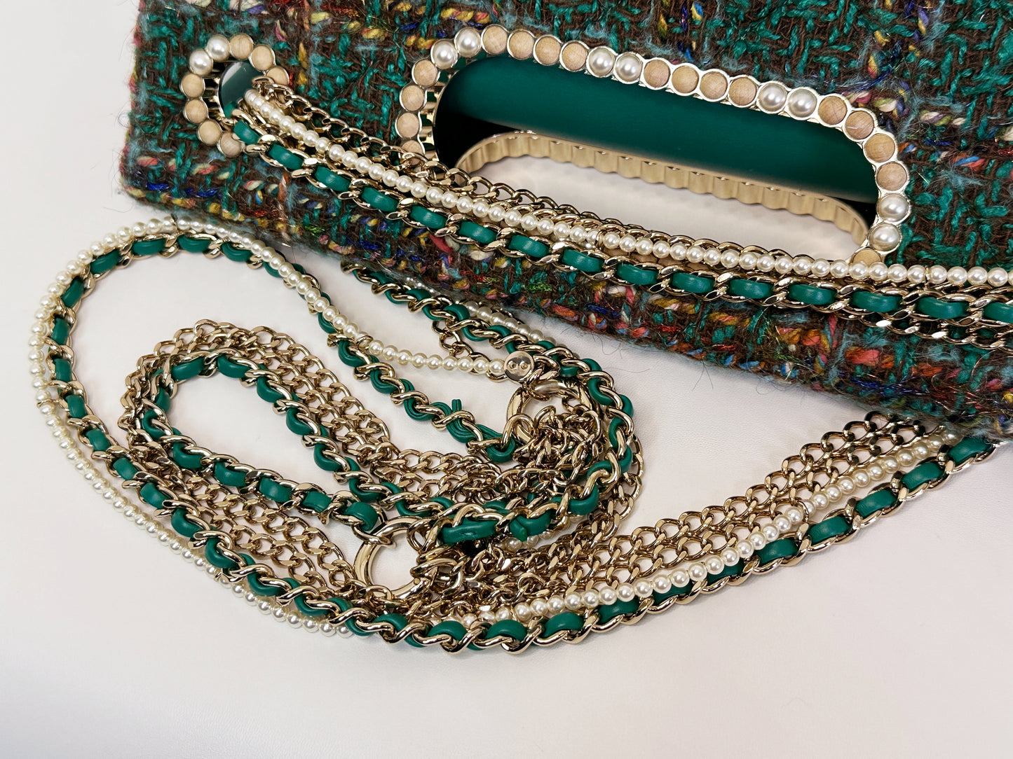 Chanel 23A Women CC Flap Bag Top Handle Wool Silk Green Tweed Glass Wooden Pearls K5TP microchip