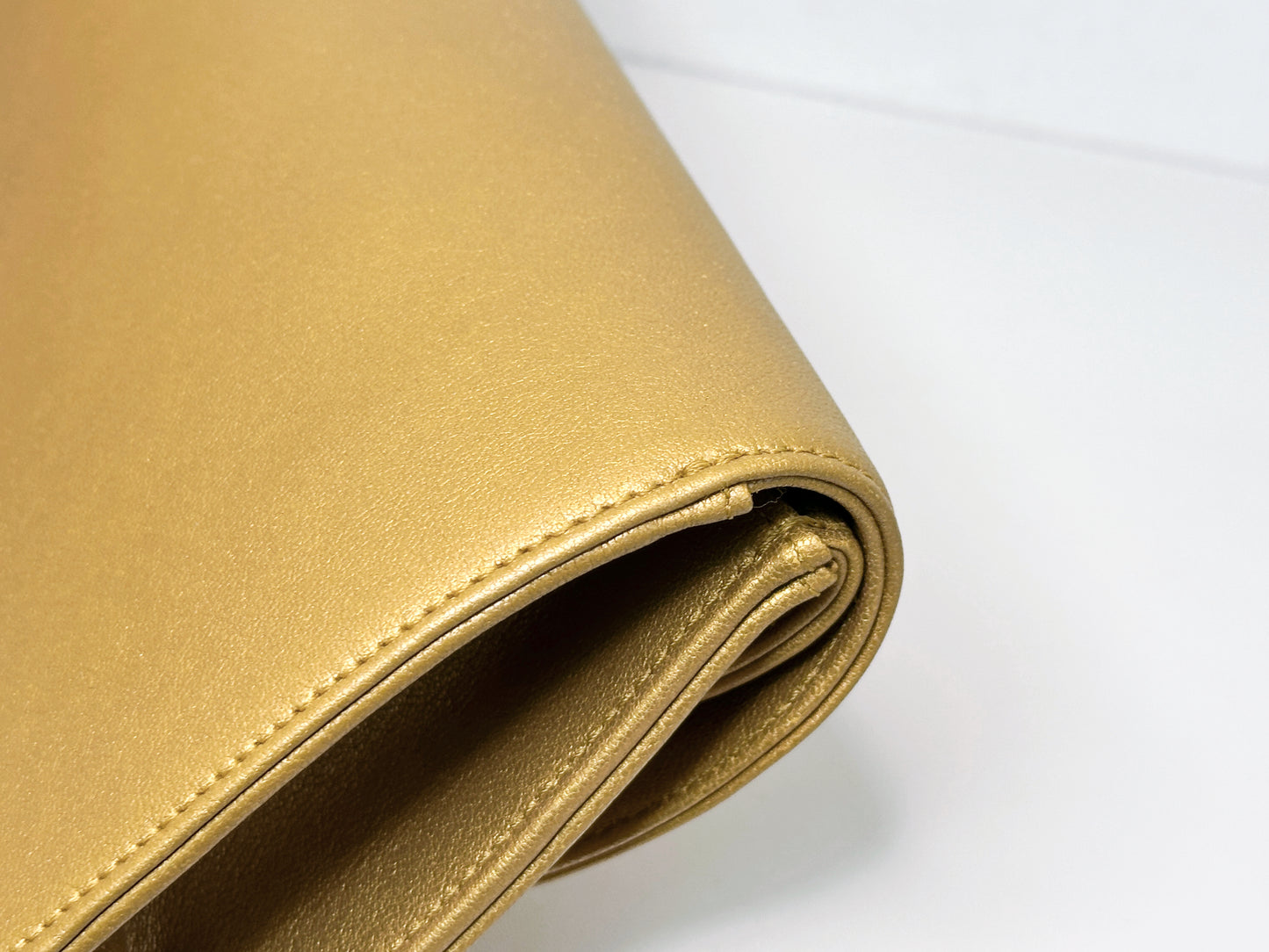 Chanel Lambskin Evening In Egypt Clutch Gold 2815 holo card