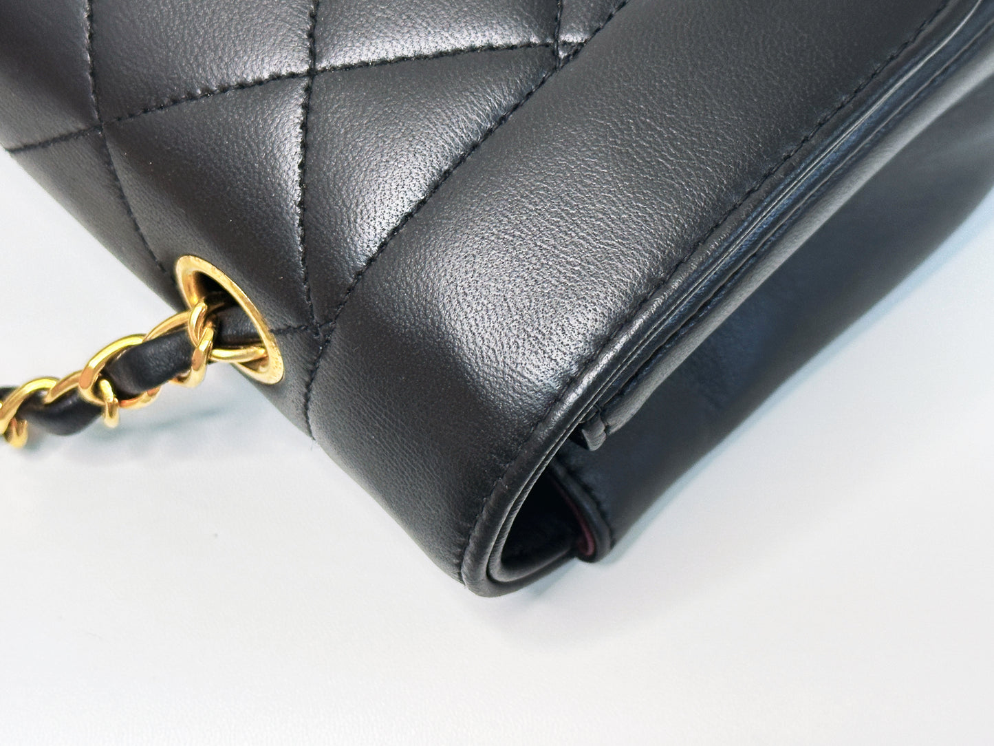 Chanel Vintage Quilted Diana Flap Bag Black Lambskin 3266 holo