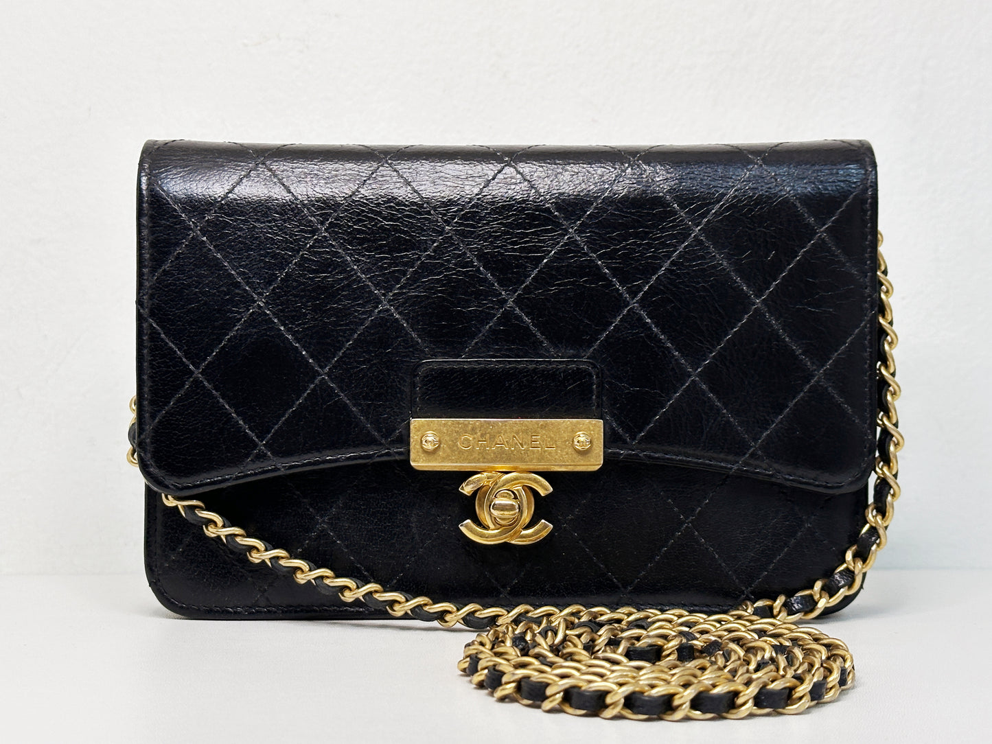 Chanel Golden Class Wallet on Chain Black 2650 holo card