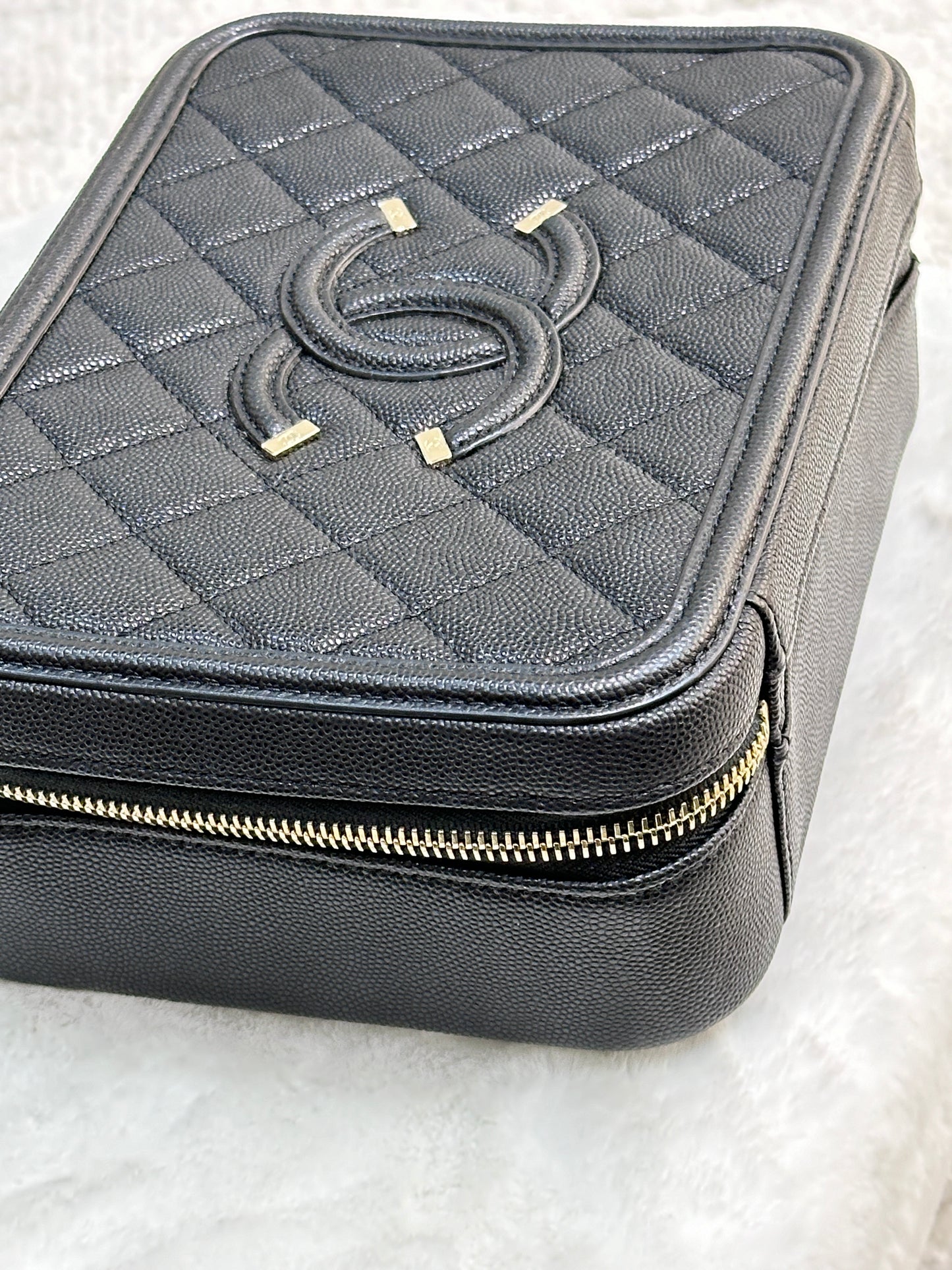 Chanel Filigree Vanity Case Quilted Caviar Medium Black