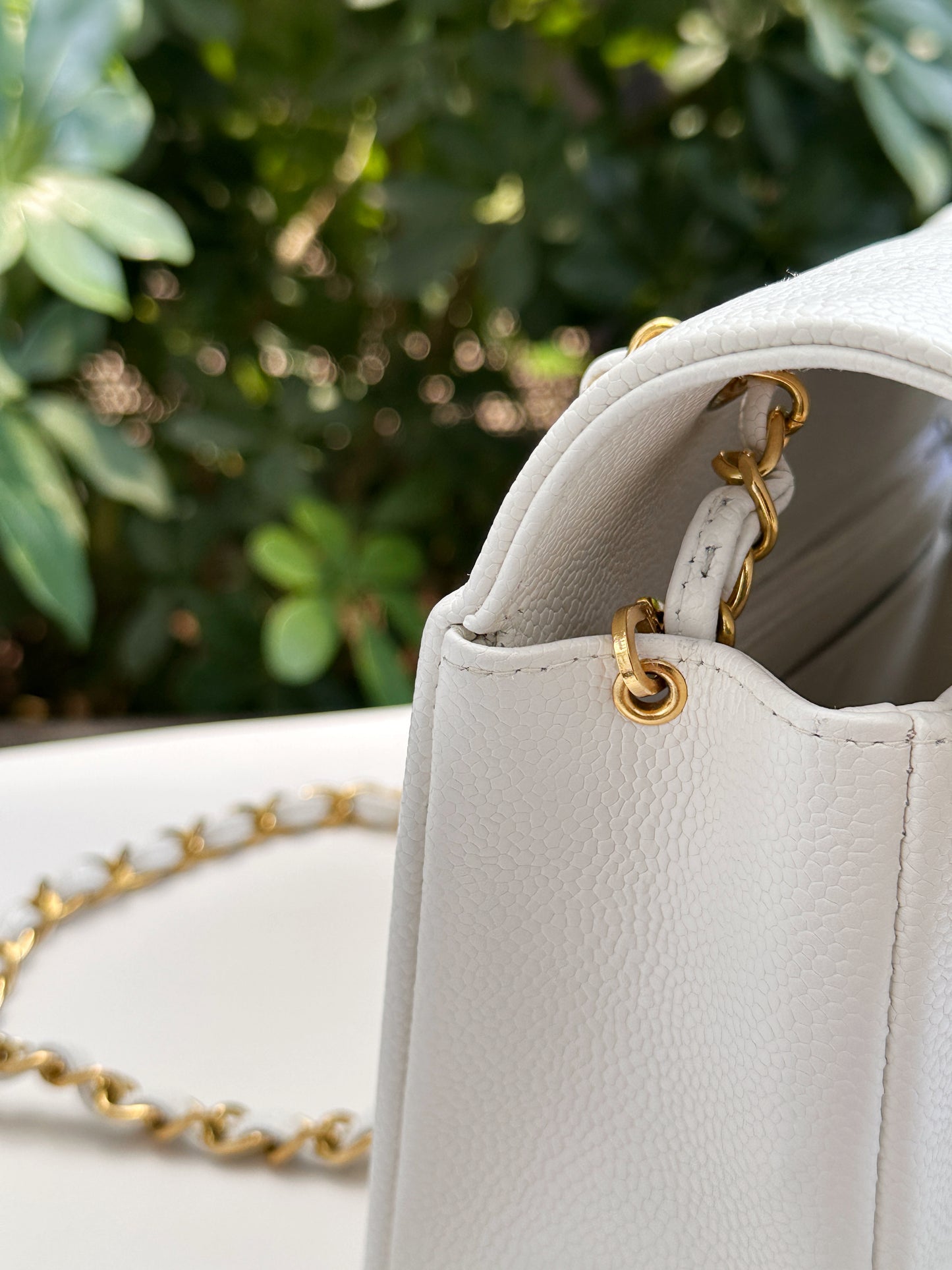 Chanel Vintage Quilted Diana Flap Bag Caviar White 33 holo card