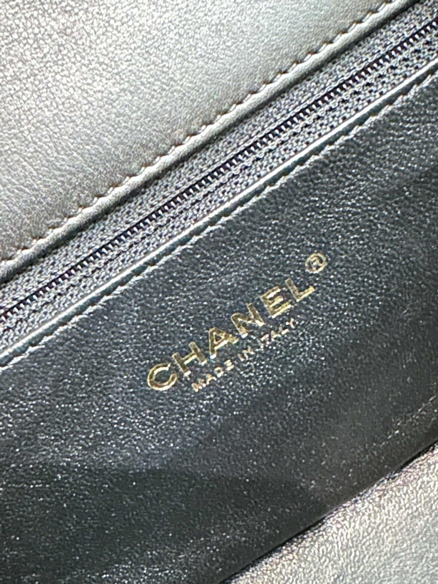 Chanel Small Caviar Quilted CC Filigree Flap Black GHW 2478 holo card