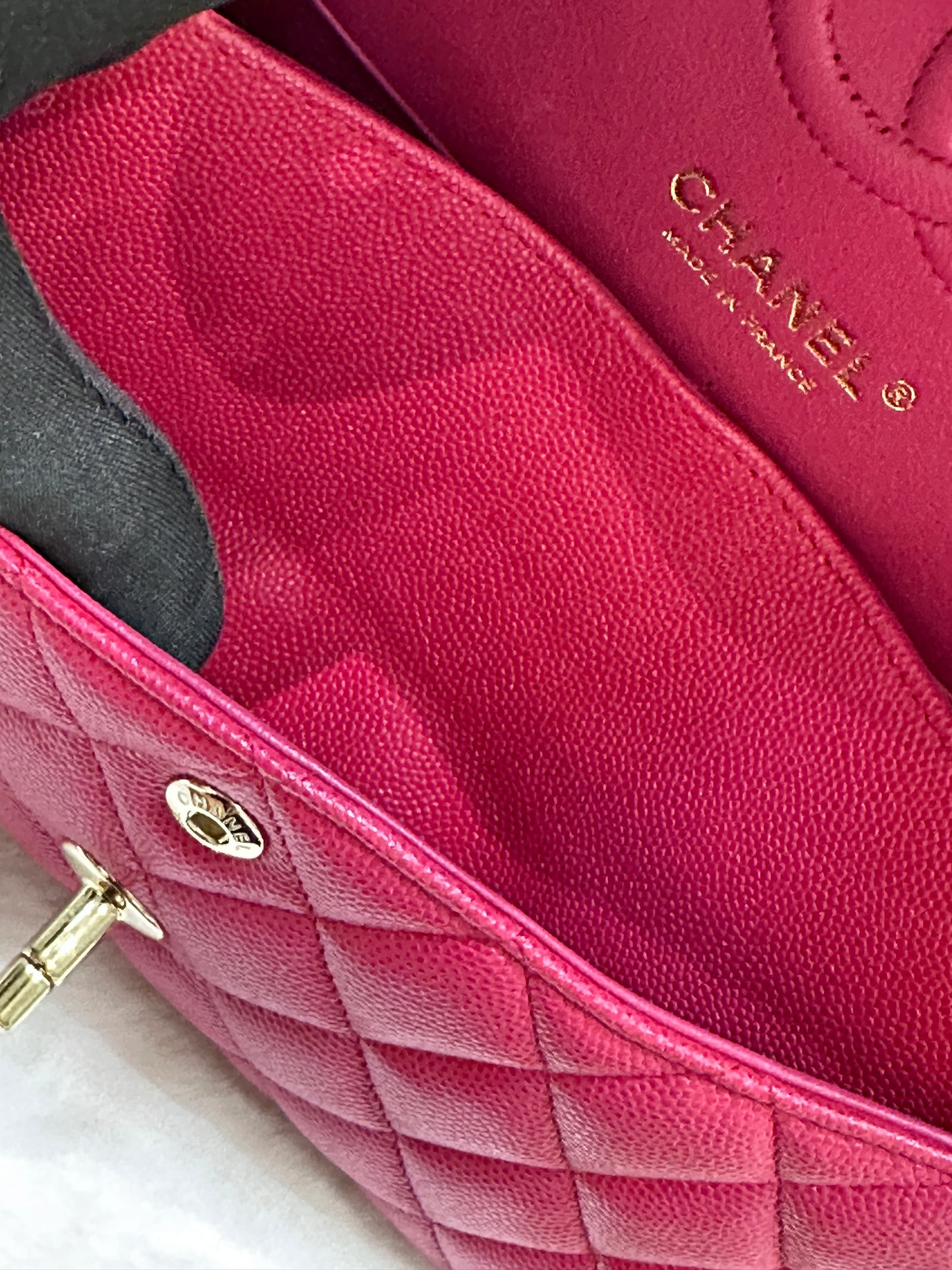 CHANEL Small Classic Double Flap Caviar Quilted Red GHW 