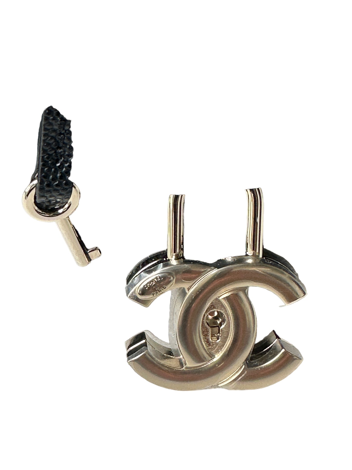 Chanel Quilted Medium CC Filigree Vanity Case Black Caviar Gold Hardware