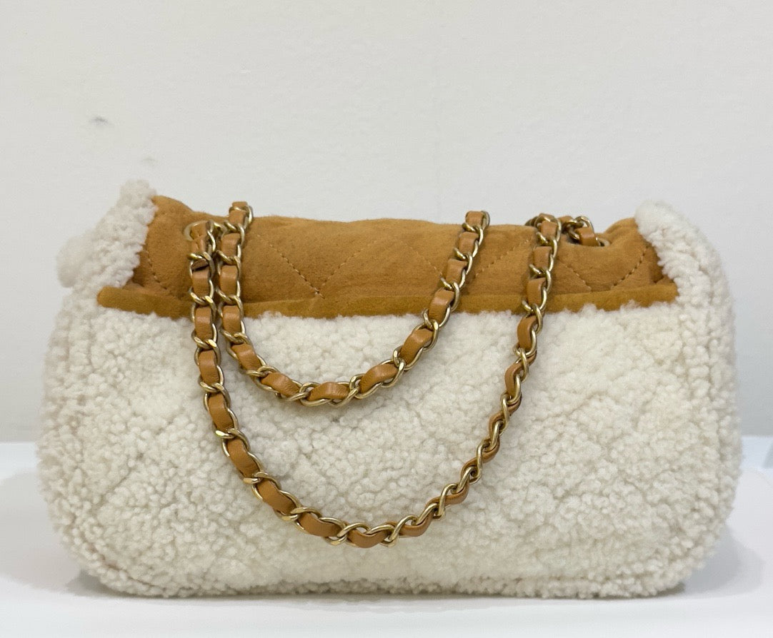 Chanel Medium Shearling Coco Neige Flap 2645 holo card