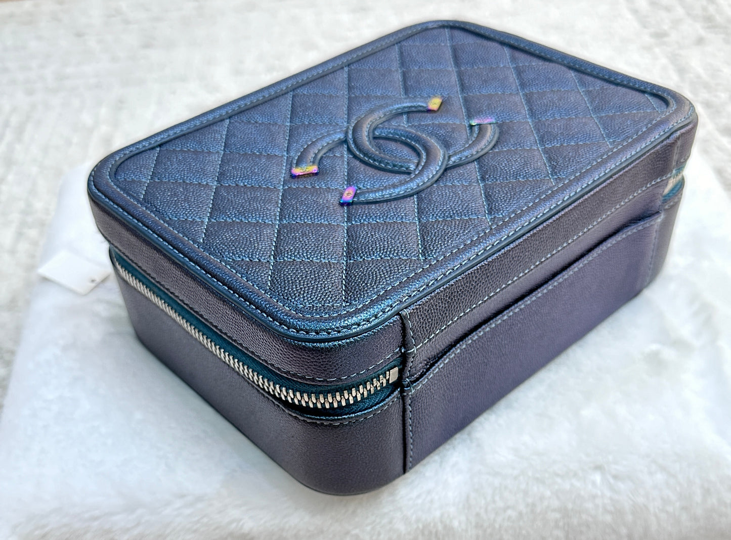 CHANEL Iridescent Caviar Quilted Medium CC Filigree Vanity Case Dark Turquoise