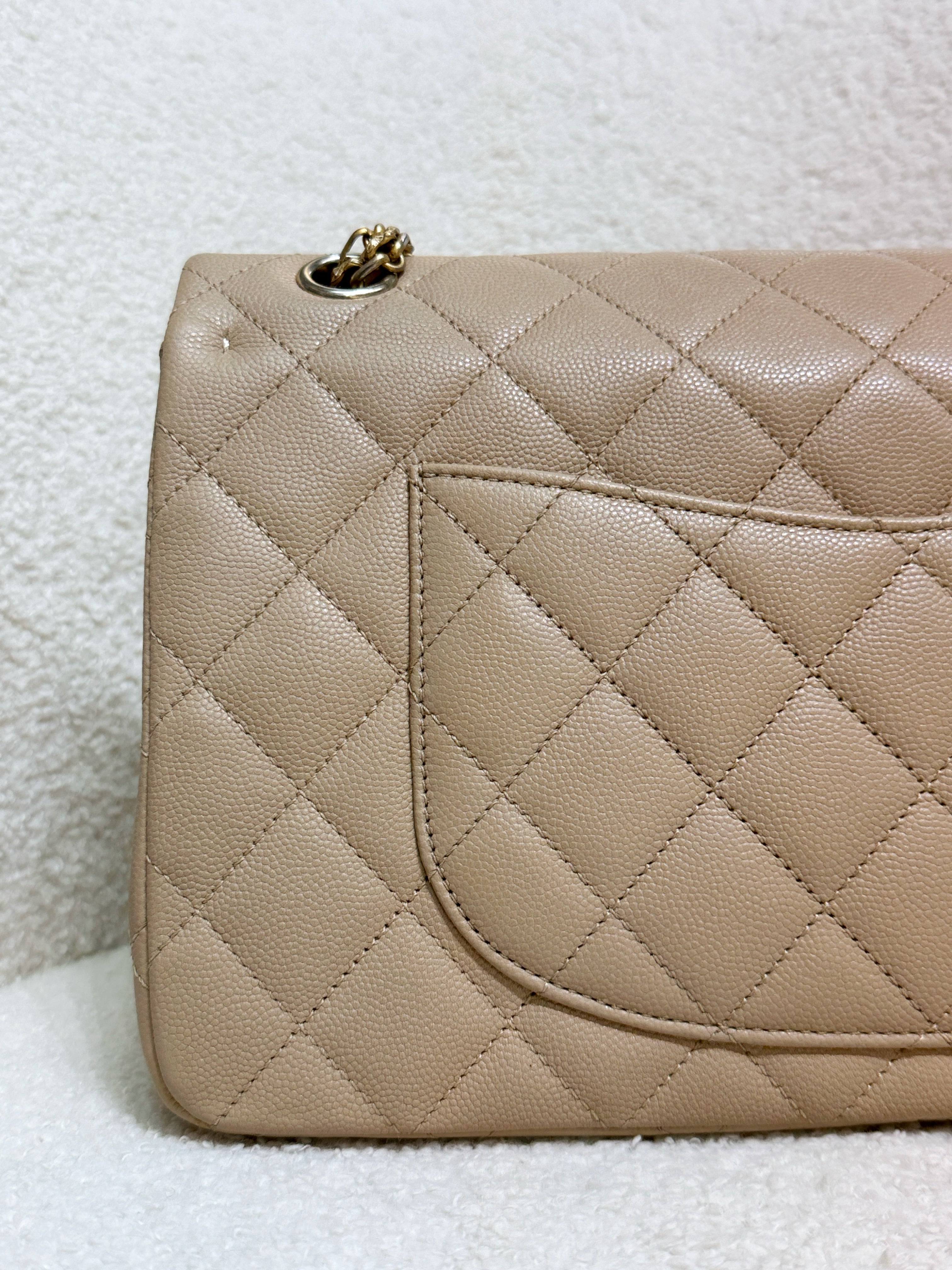 Chanel Classic Quilted Caviar 2.55 Reissue Flap Bag Beige 226 2353 holo card