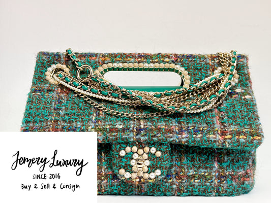 Chanel 23A Women CC Flap Bag Top Handle Wool Silk Green Tweed Glass Wooden Pearls K5TP microchip
