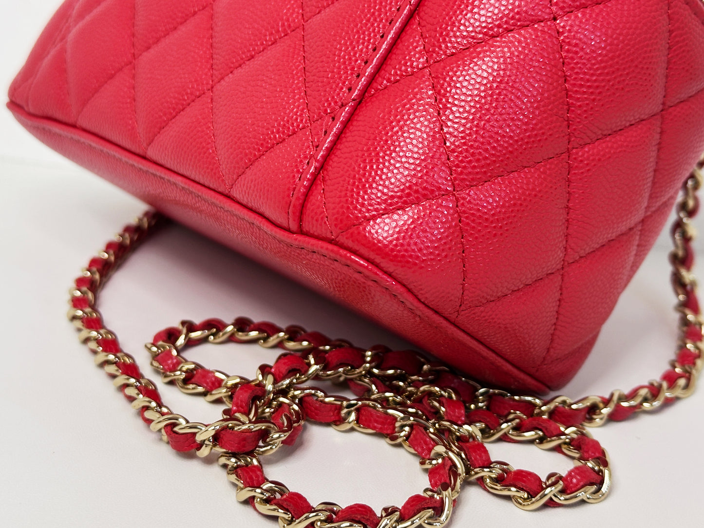 Chanel Caviar Quilted Small Vanity Case With Chain Red 3181 holo card