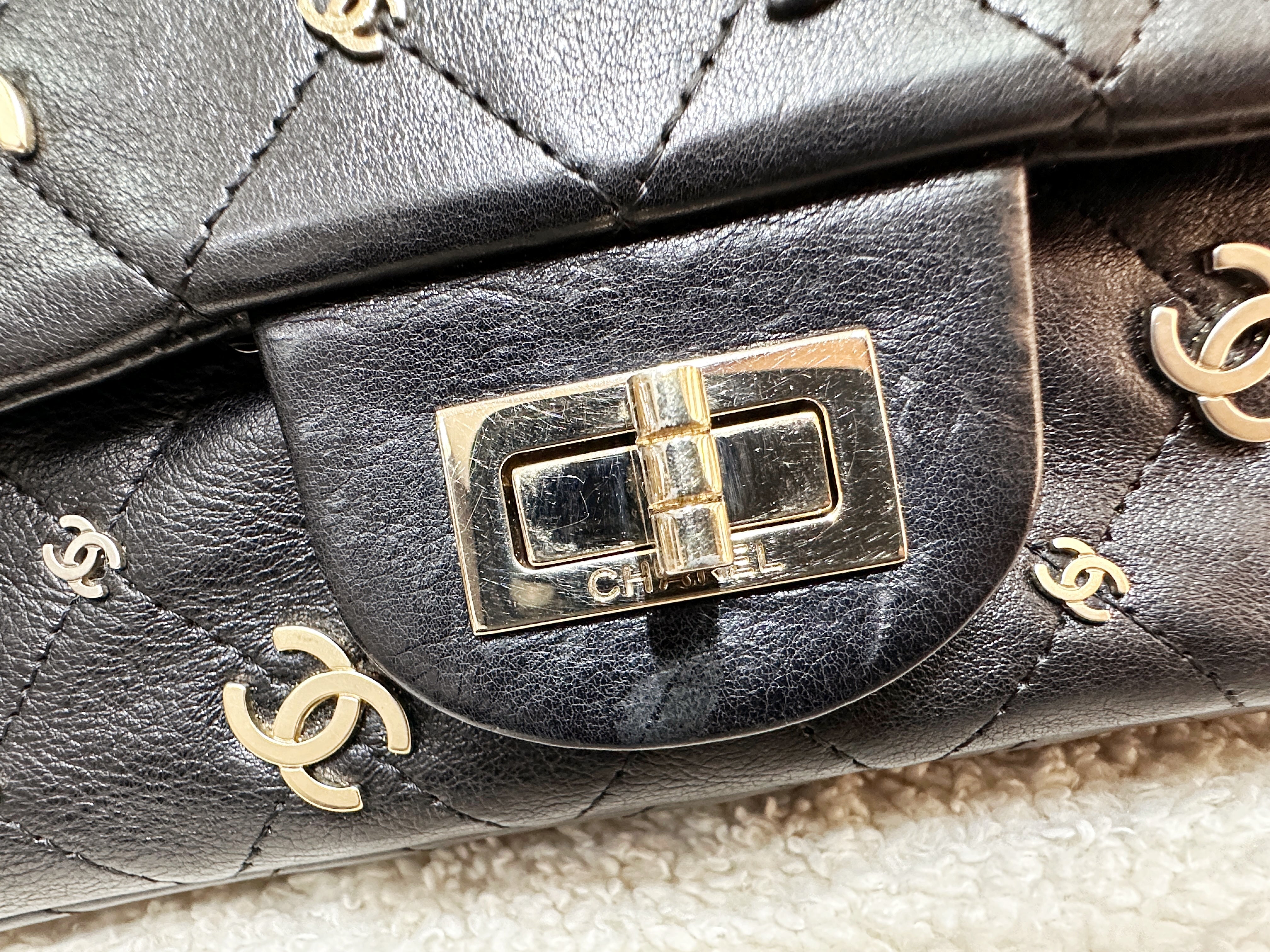 Preloved Authentic 
ChanelBlack Quilted Calfskin 2.55 Reissue 224 Punk CC Charm Flap Gold Hardware, 2007