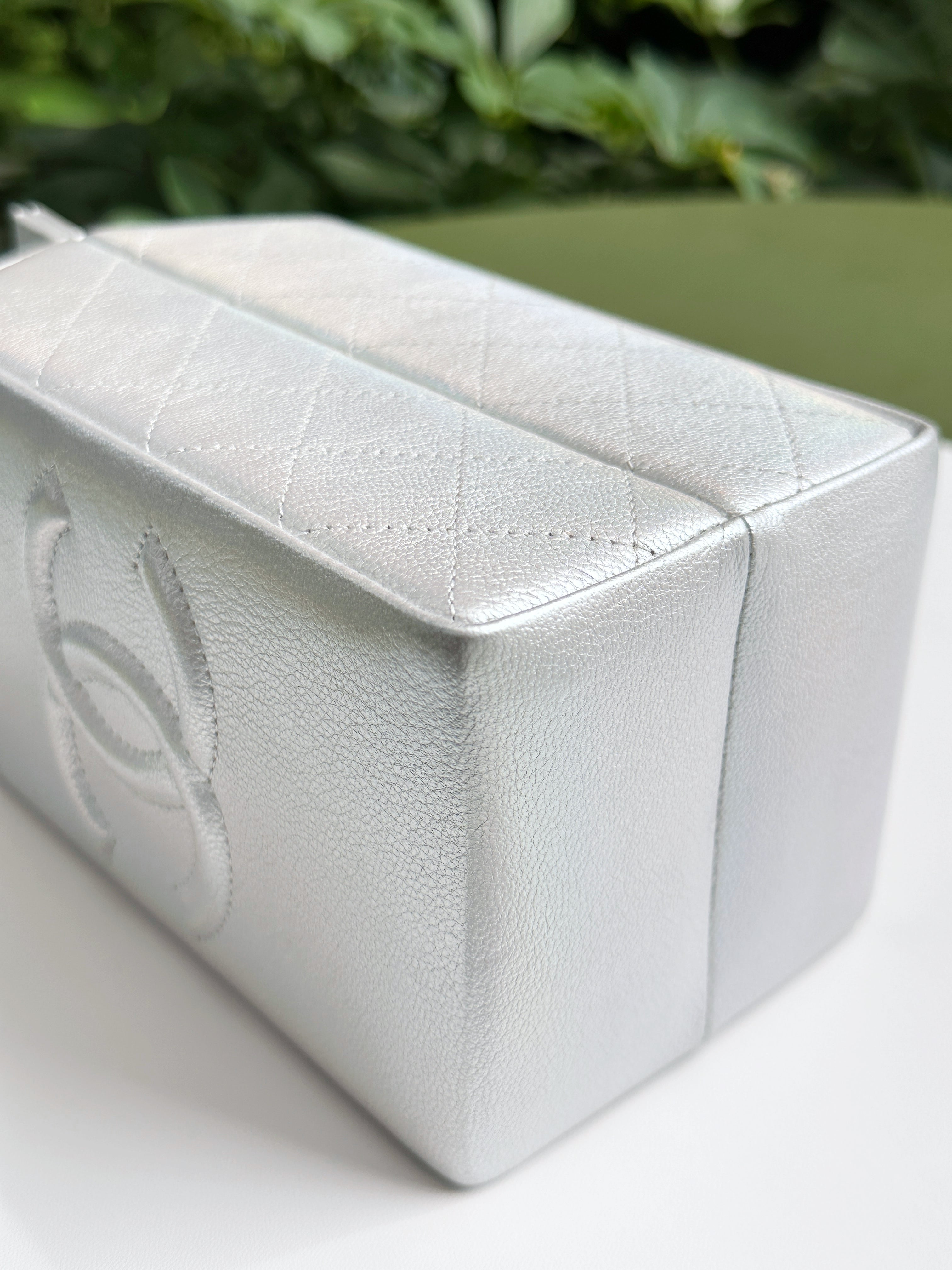 Preloved Authentic CHANEL RARE LIMITED EDITION LAIT DE COCO MILK CARTON BAG 2014