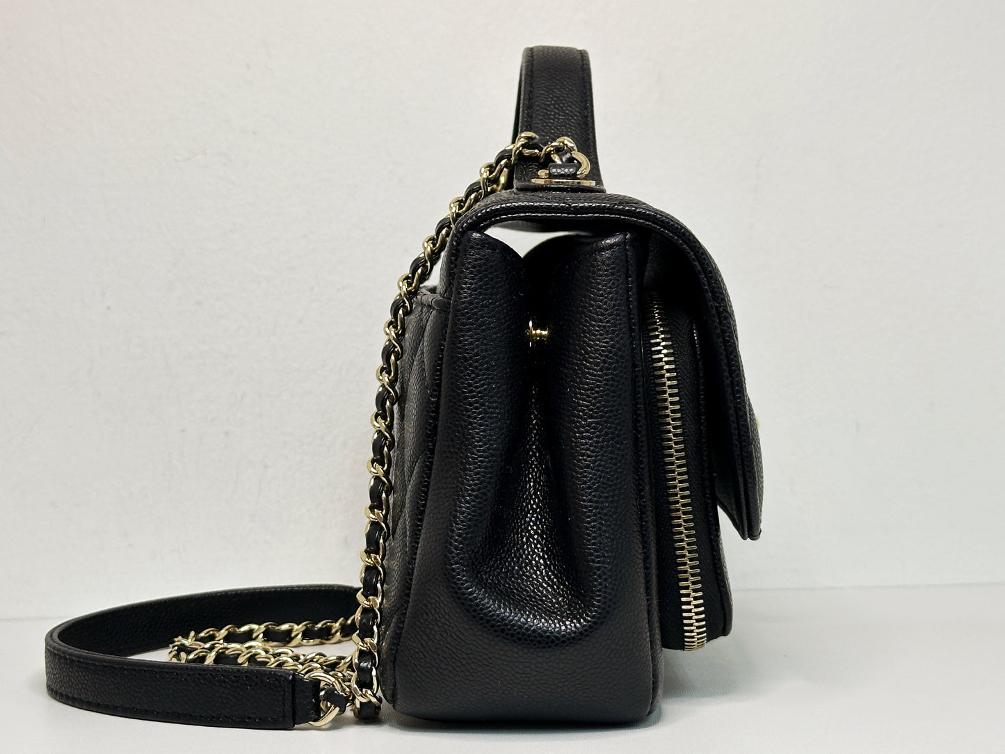 Chanel Caviar Quilted Small Business Affinity Flap Black E04A microchip