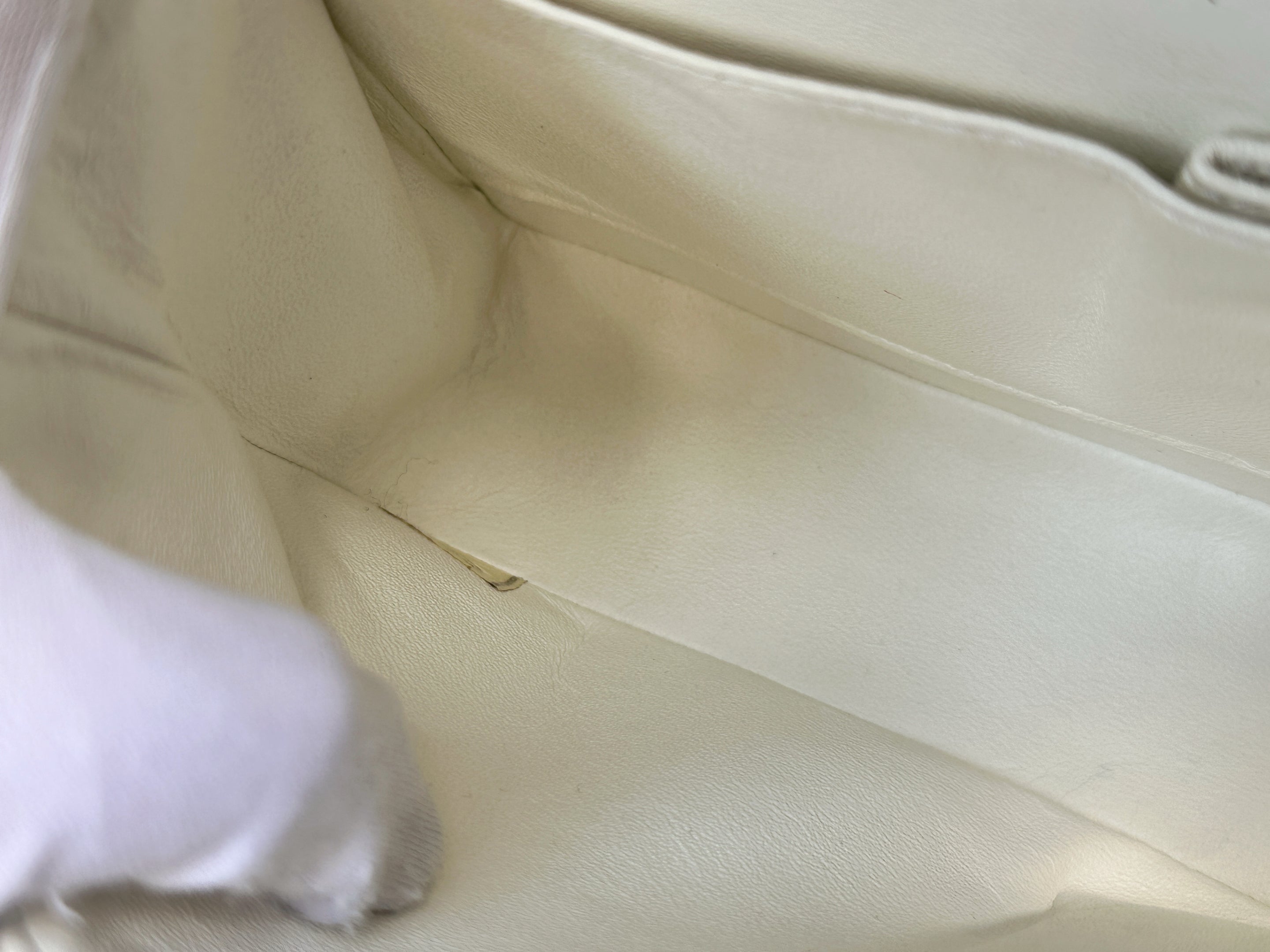 Chanel White Caviar Medium Classic Double Flap Bag 1350 holo