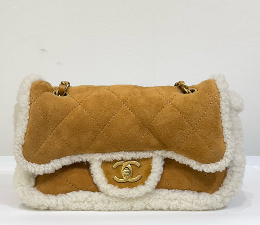 Chanel Medium Shearling Coco Neige Flap 2645 holo card