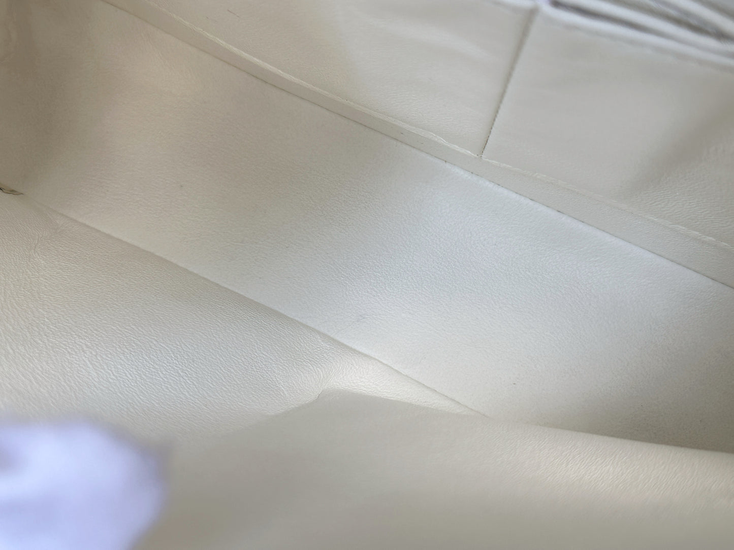 Chanel White Caviar Medium Classic Double Flap Bag 1350 holo