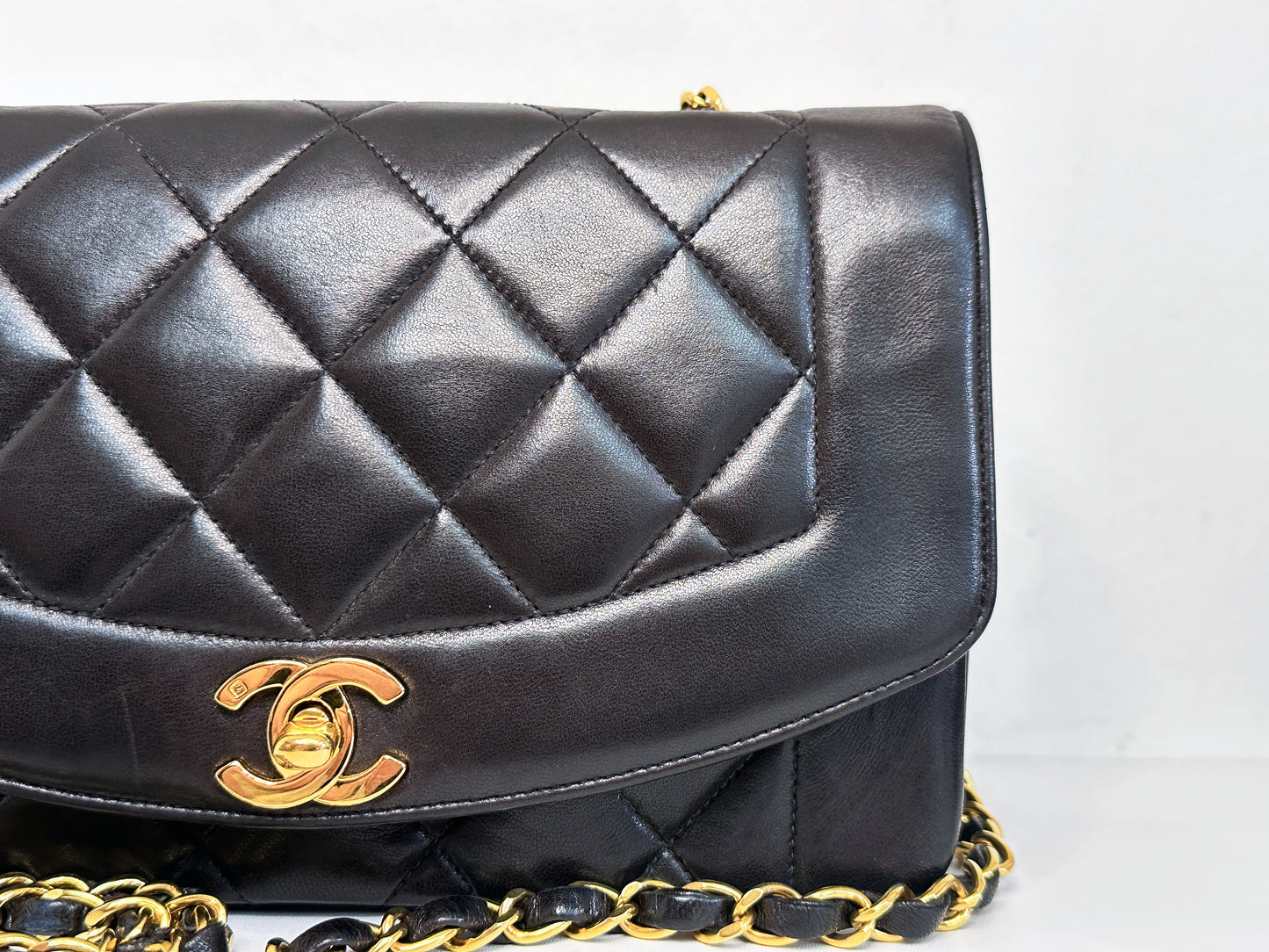 Chanel Vintage Quilted Diana Flap Bag Black Lambskin 25 holo card