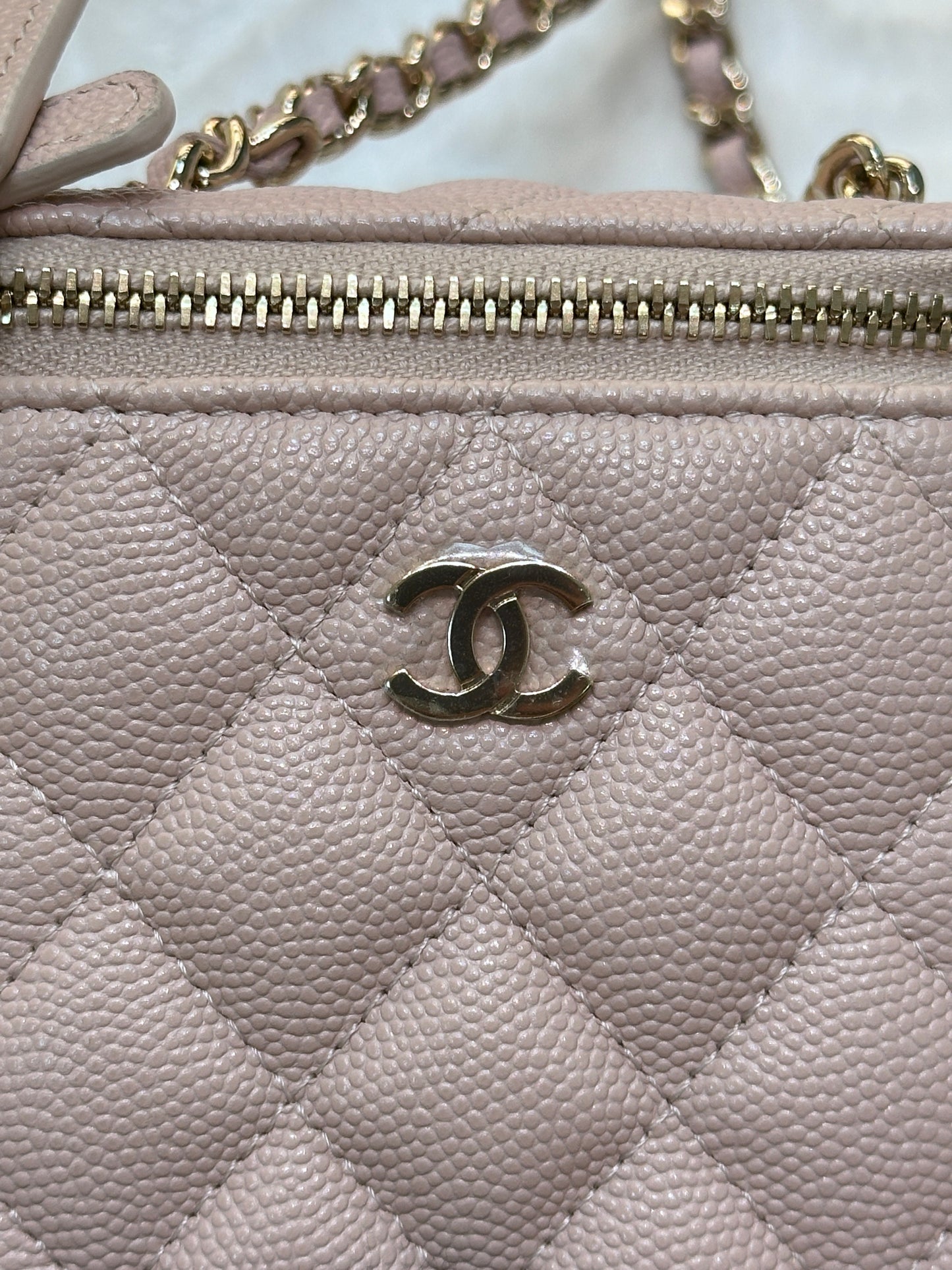 CHANEL Caviar Quilted Small Vertical Coco Beauty Vanity Case With Chain Light Pink