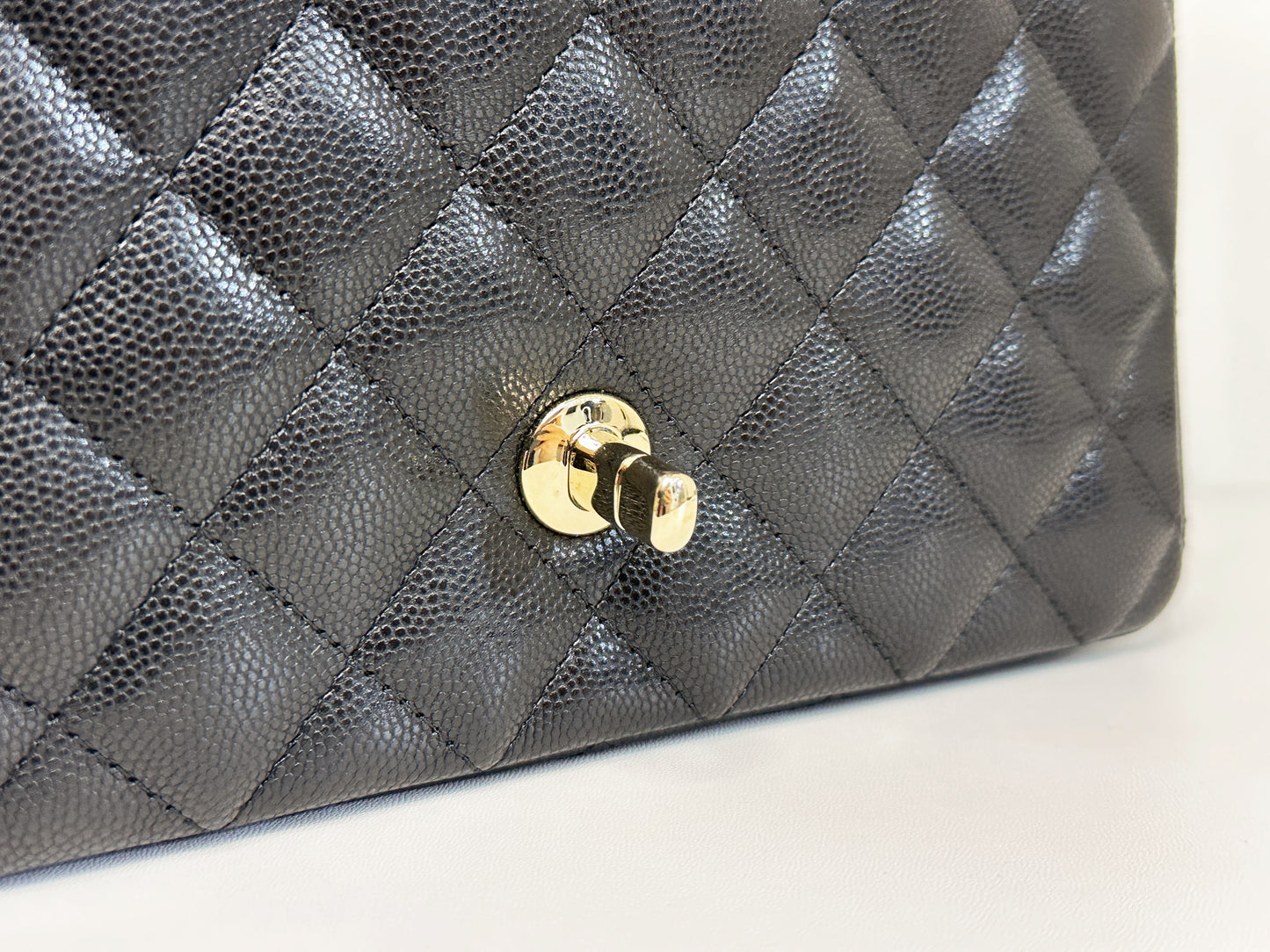 Chanel Caviar Classic Quilted Mini Rectangular Flap black GHW 2353 holo card