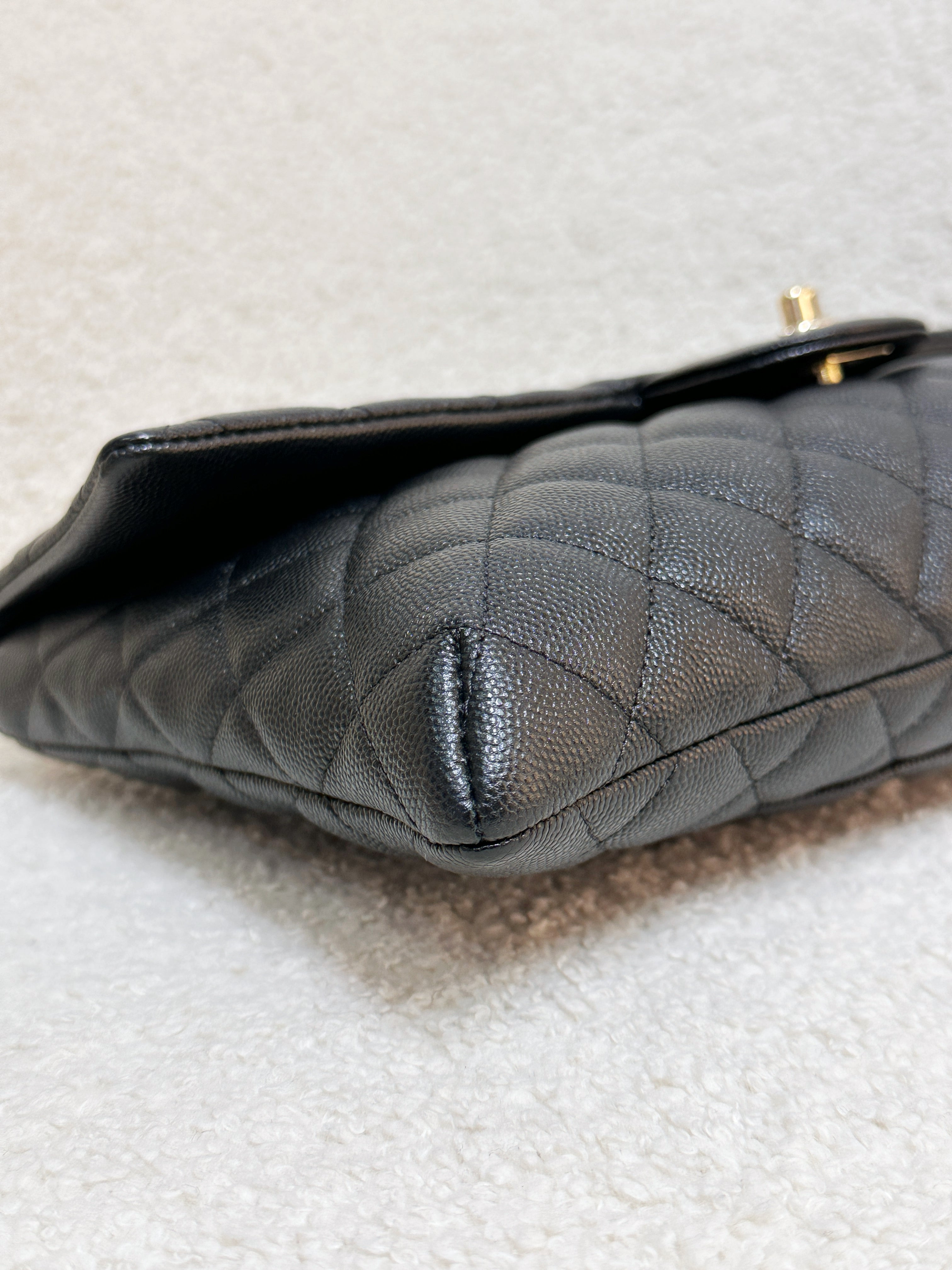 Chanel Quilted Caviar Classic Clutch GHW Black 2645 holo card