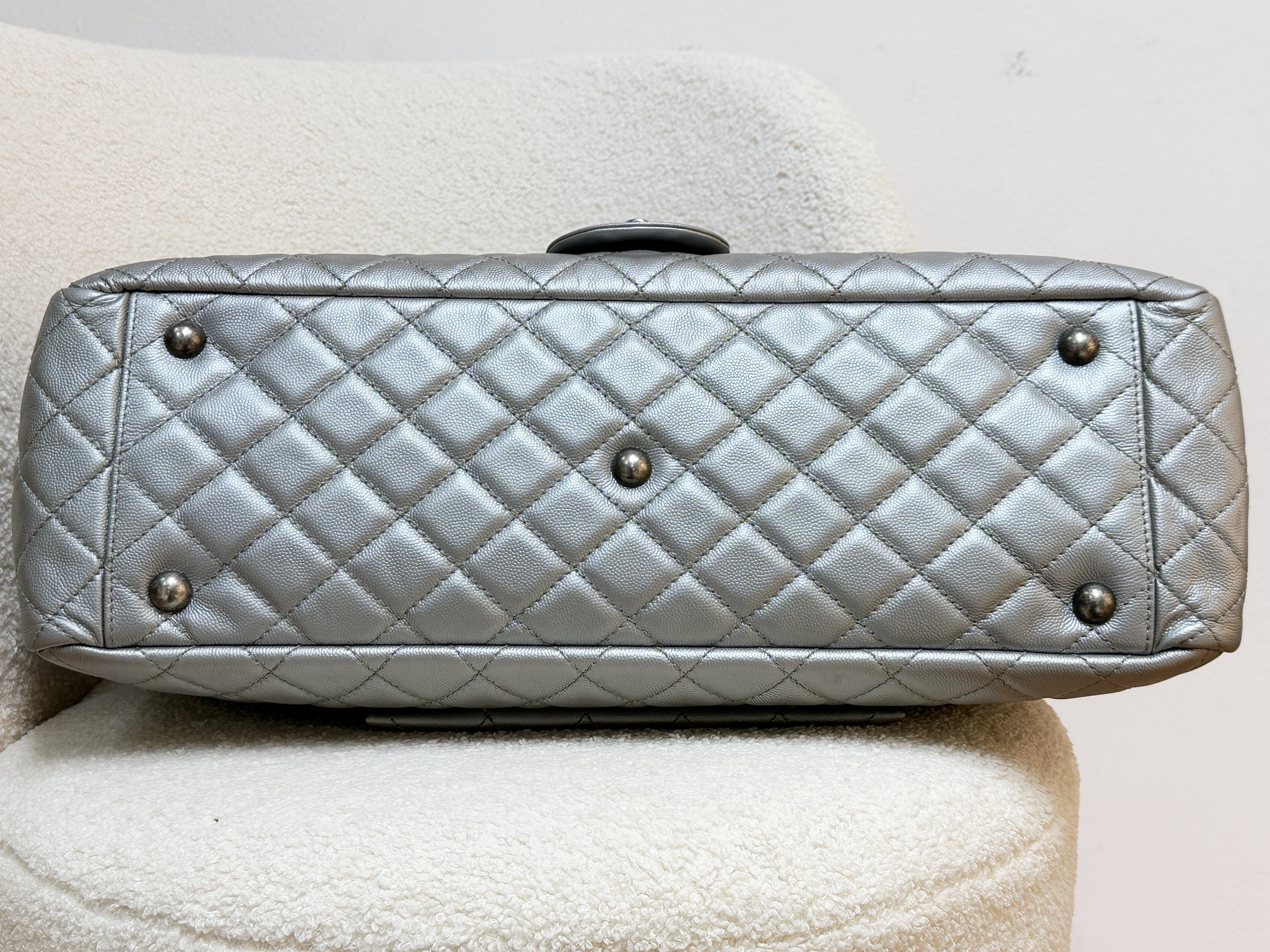 Chanel 2017 Caviar Classic Quilted XXL Travel Flap shoulder bag Metallic Silver SHW 2257 holo card