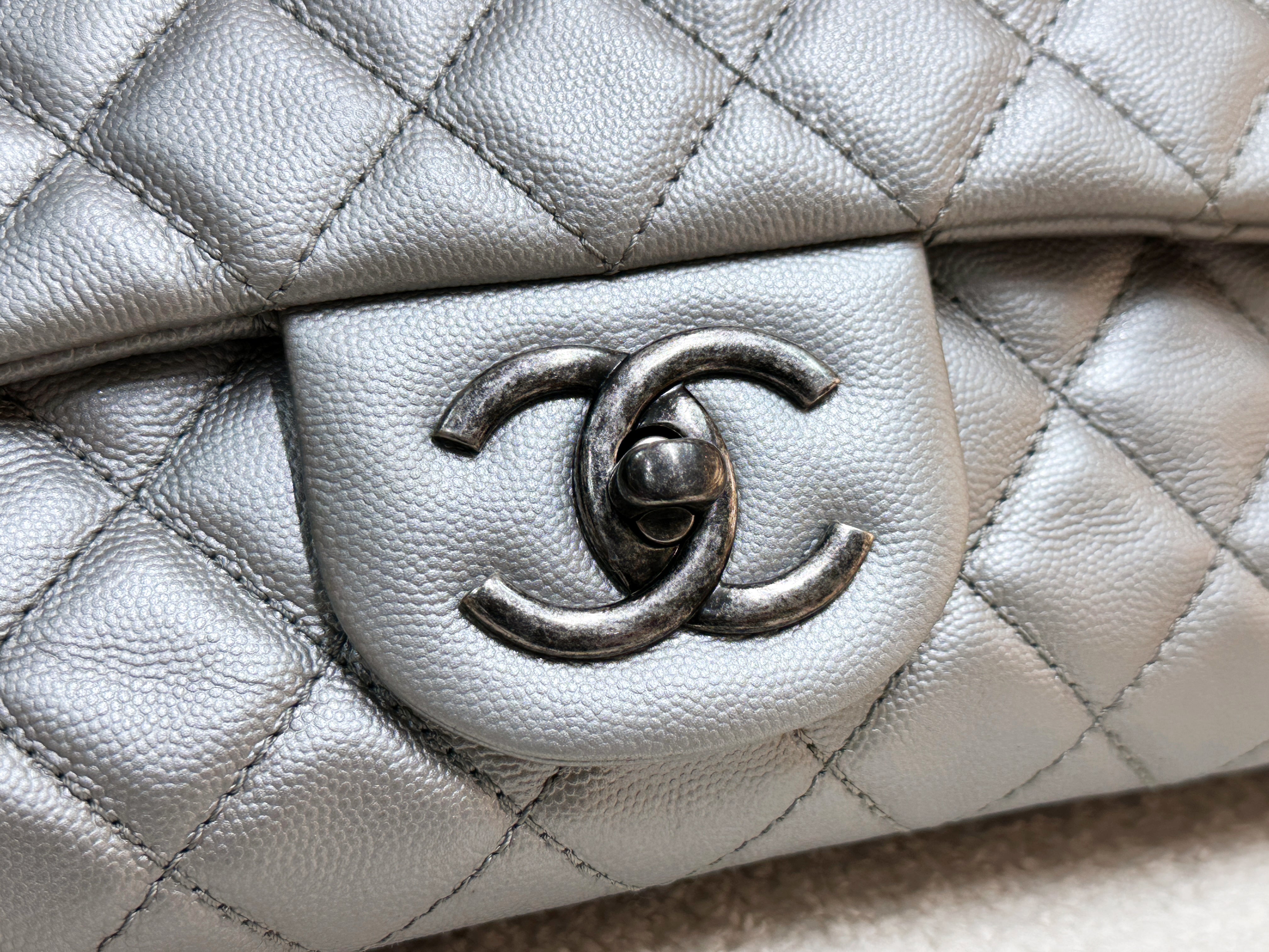 Chanel 2017 Caviar Classic Quilted XXL Travel Flap shoulder bag Metallic Silver SHW 2257 holo card