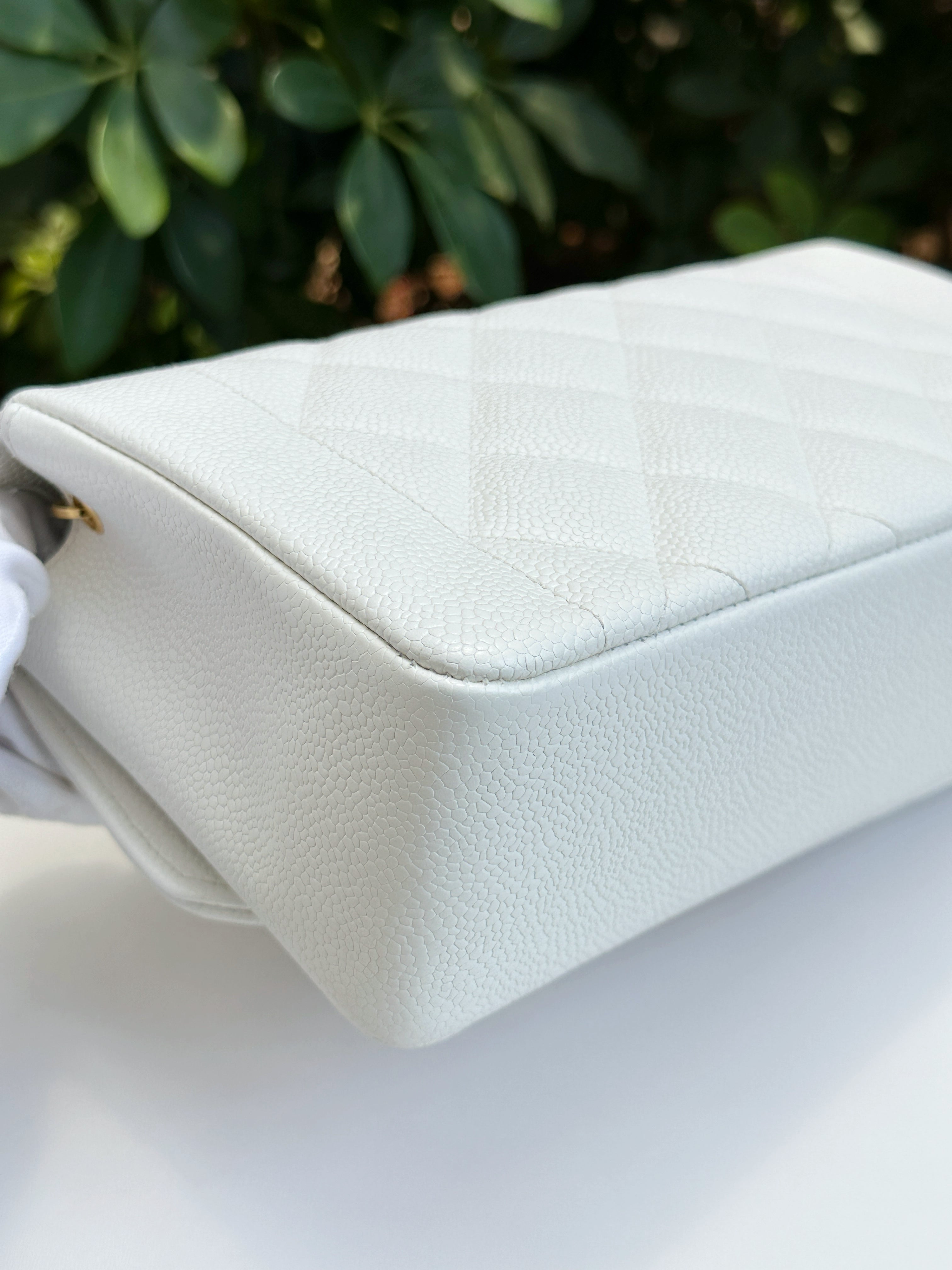 Chanel Vintage Quilted Diana Flap Bag Caviar White 33 holo card