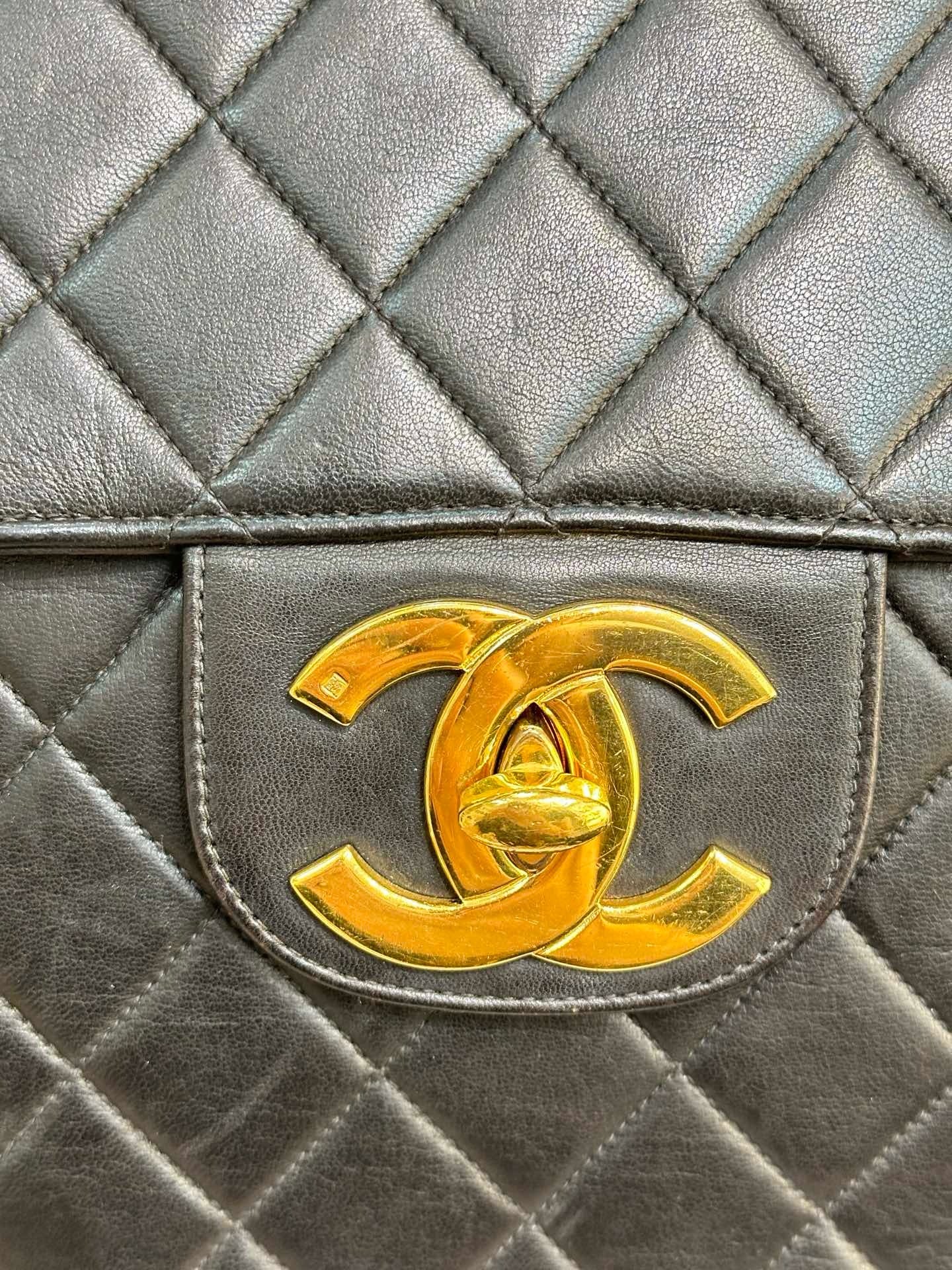 Chanel Lambskin Jumbo Black Vintage Classic Single Flap GHW