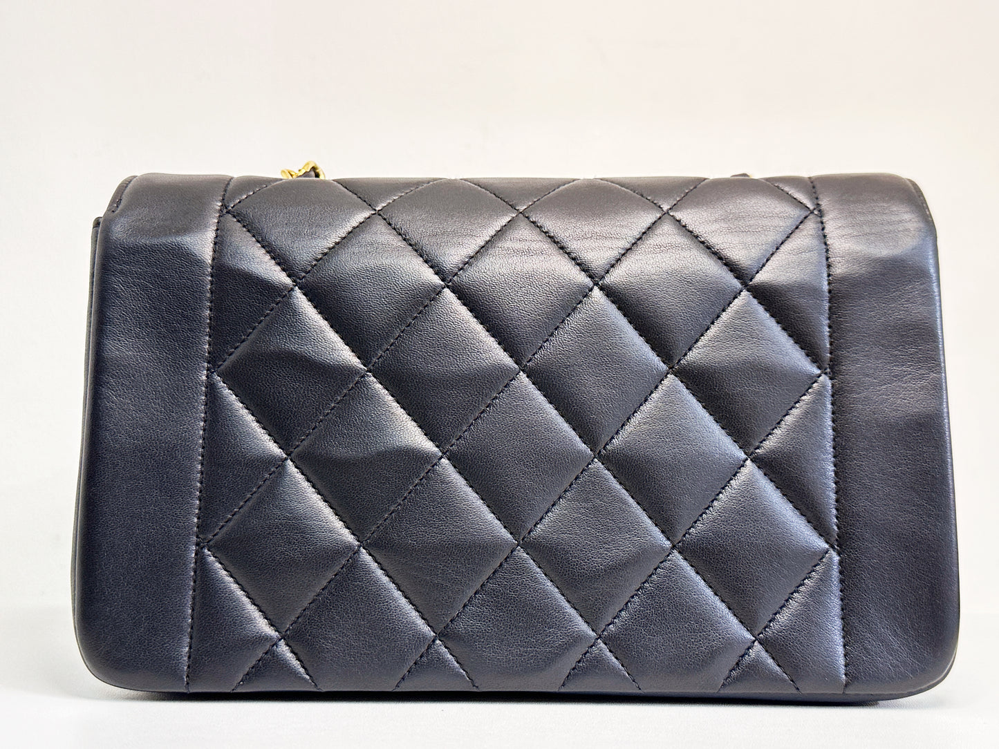 Chanel Vintage Quilted Diana Flap Bag Black Lambskin 309 holo
