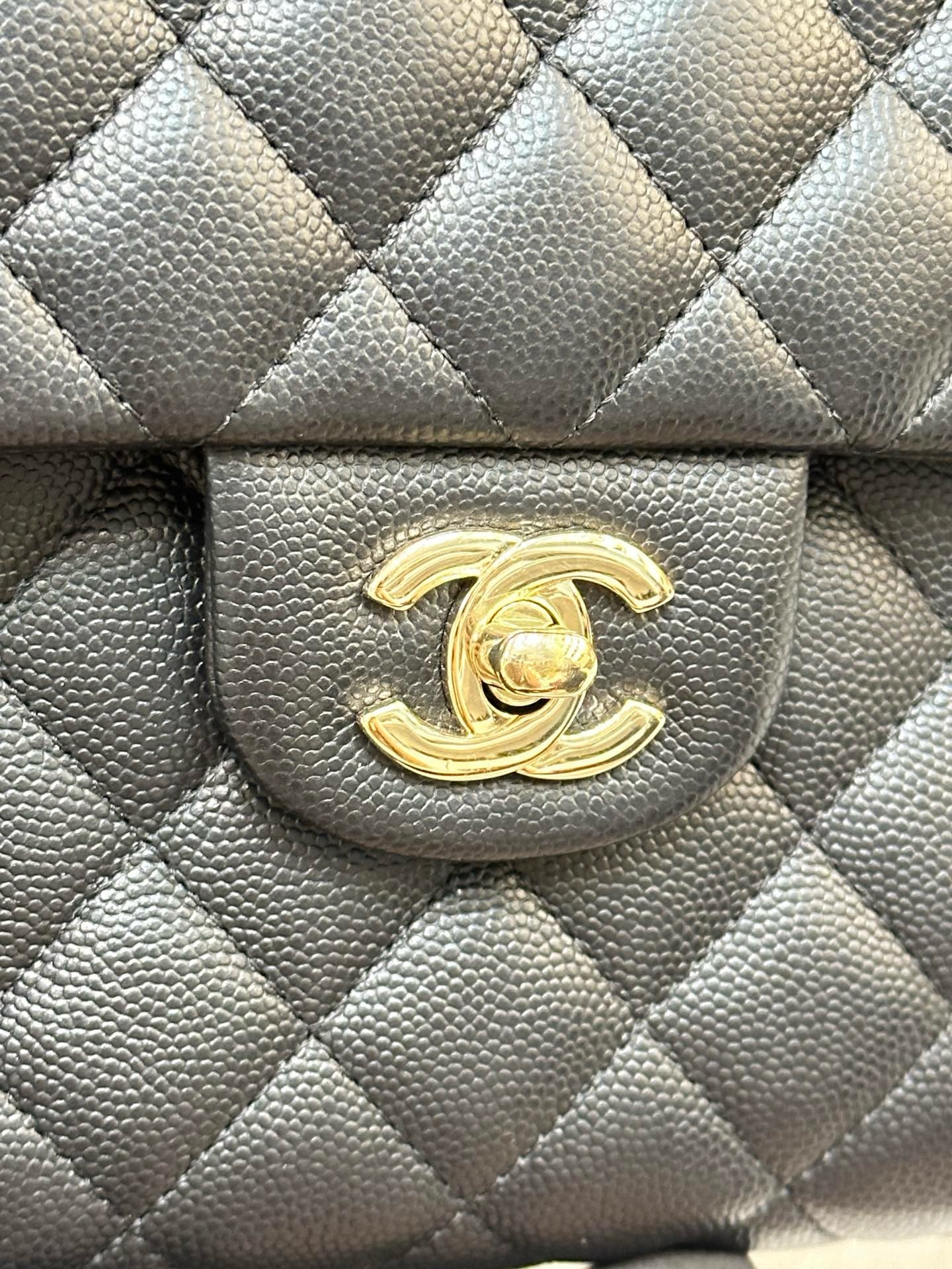 Chanel Quilted Caviar Classic Clutch Black GHW