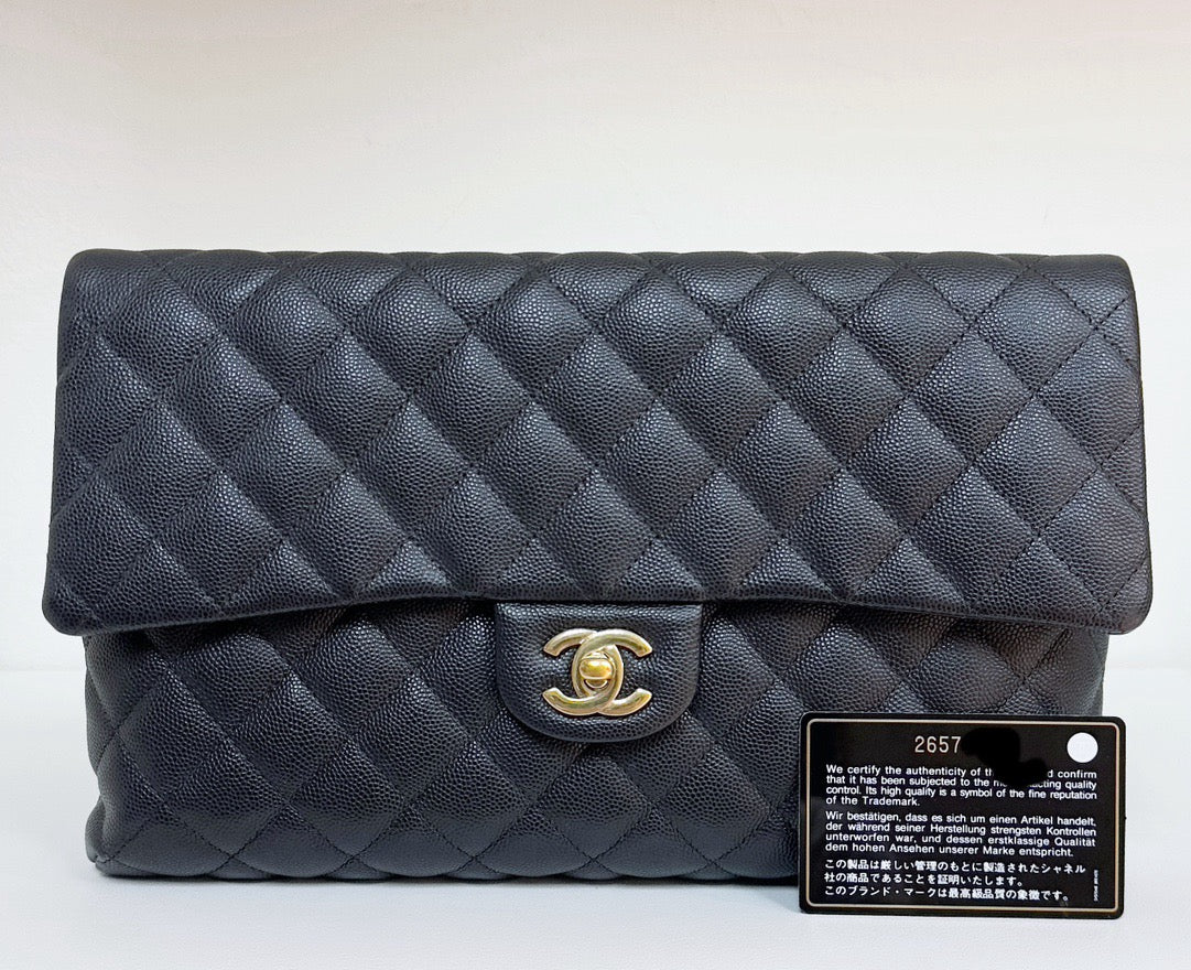 Chanel Quilted Caviar Classic Clutch GHW Black 2657 holo card