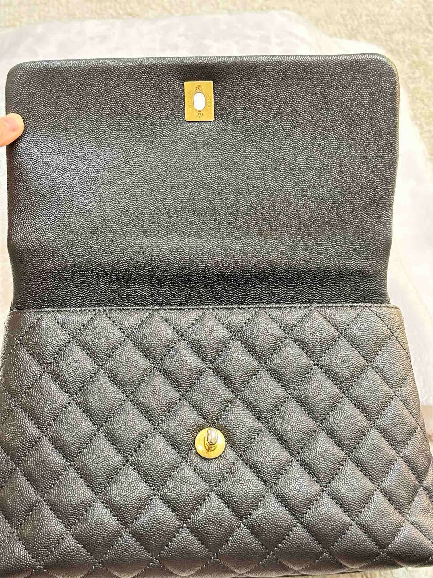 Chanel Medium Caviar Quilted Coco Handle Flap Black GHW 25 holo card