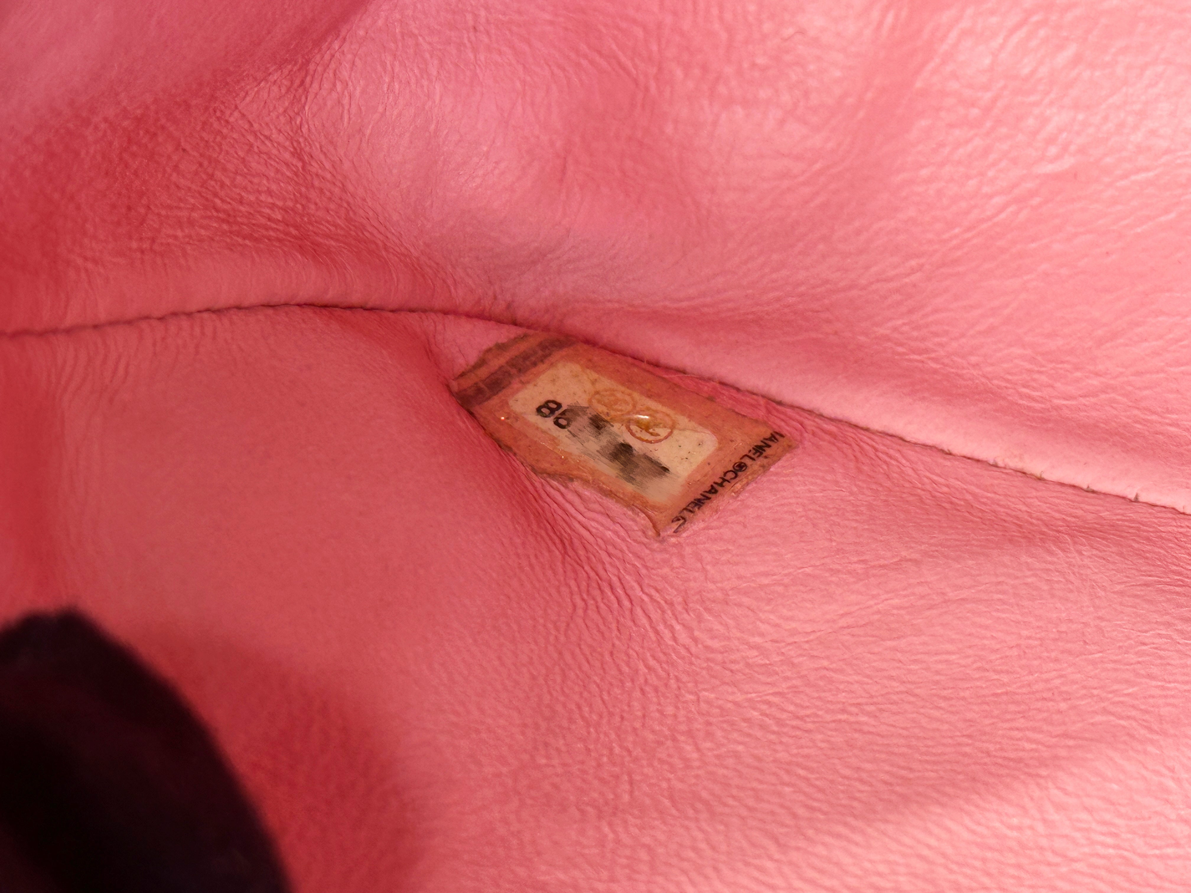 Chanel Medium Vintage Sakura Pink Caviar Classic Double Flap Bag 24K GHW 86 holo(body lightly touched)