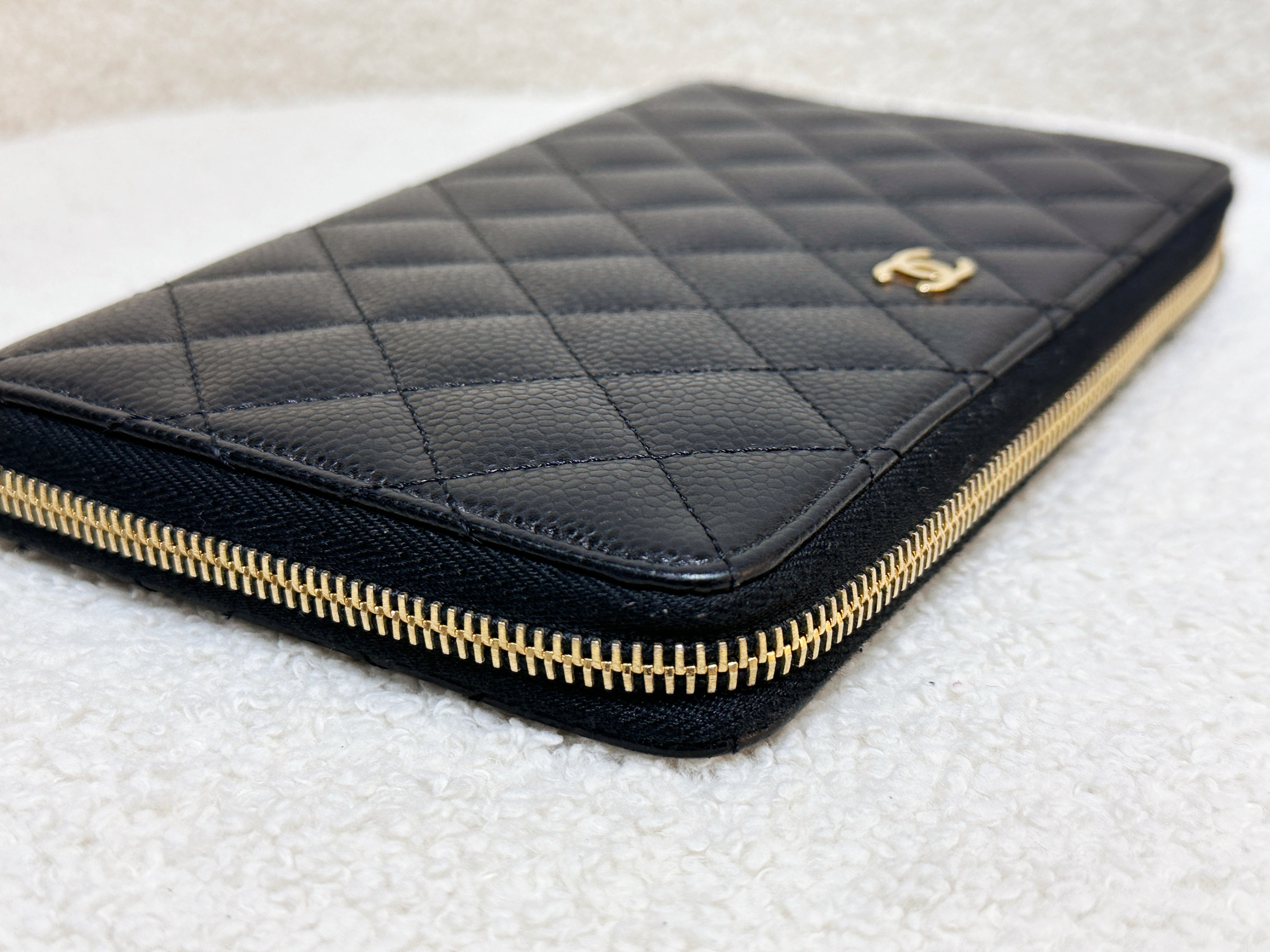 Chanel Quilted Cc XL Zip Wallet Black Caviar GHW 2000 holo card