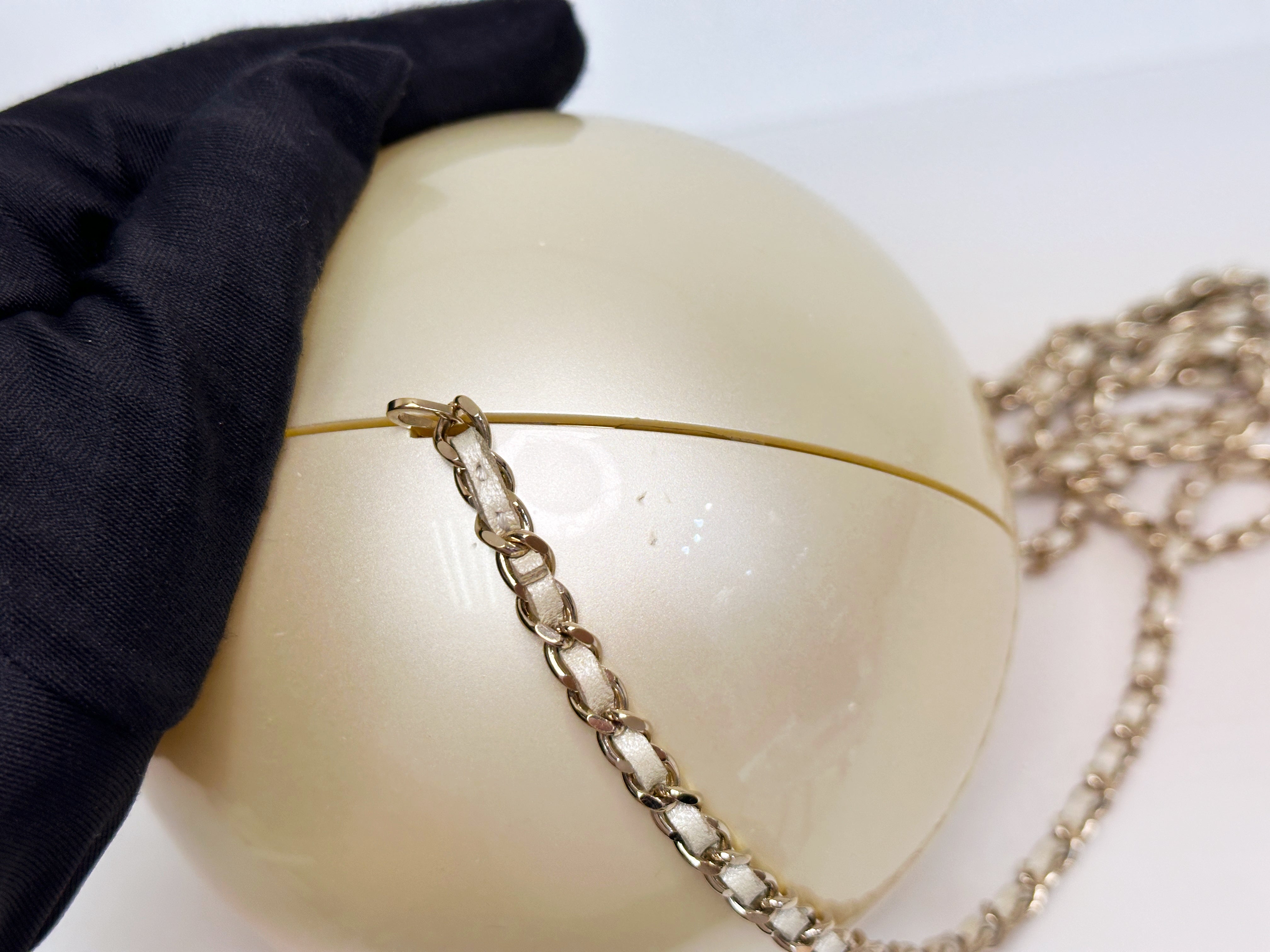 Chanel 15C Round Pearl Plexiglass Minaudiere