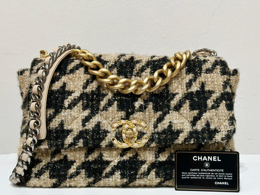 CHANEL 19 Medium Flap Bag in 19K Beige Black Houndstooth Tweed 2863 holo card