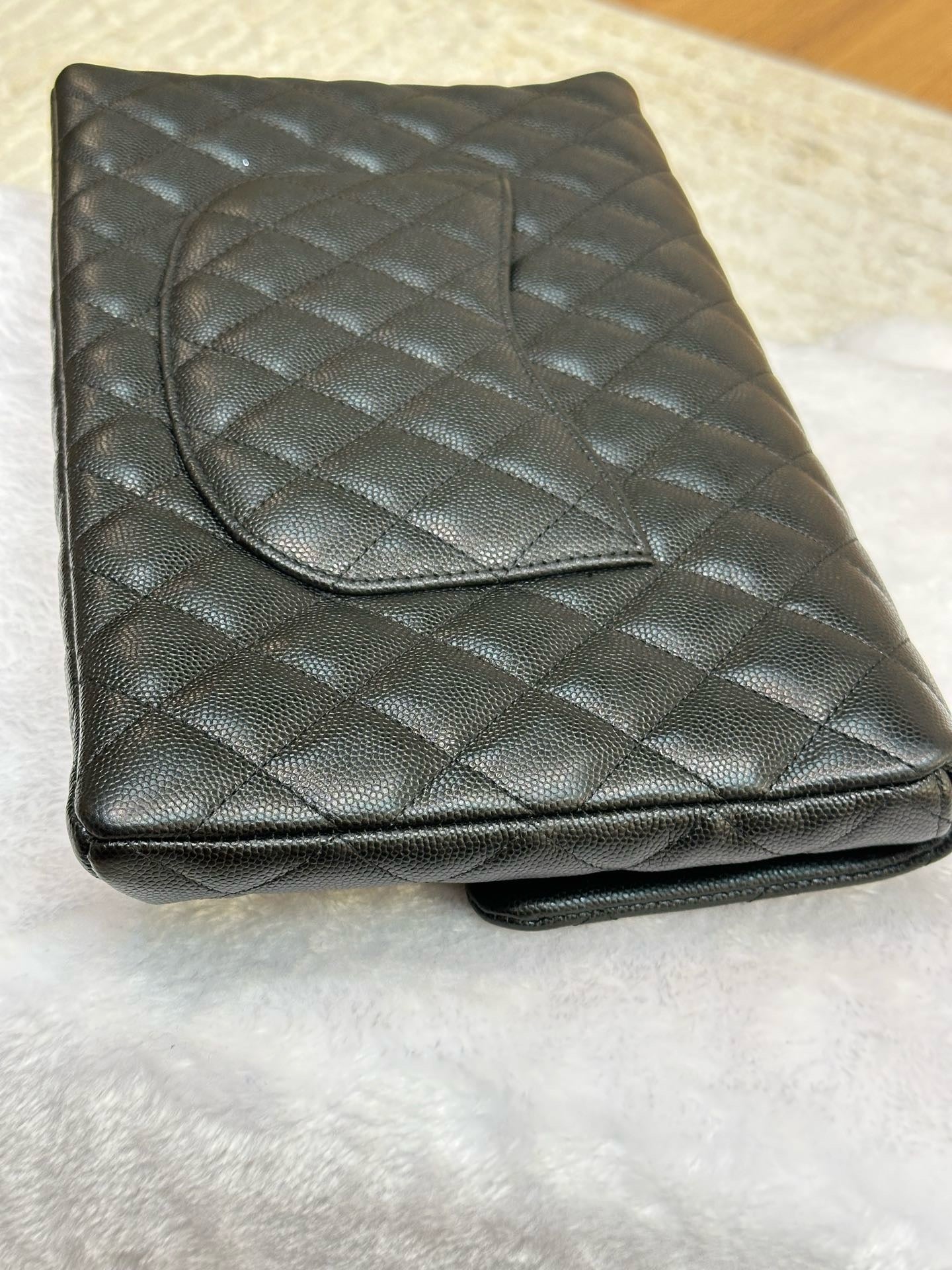 Chanel Quilted Caviar Classic Clutch Black GHW