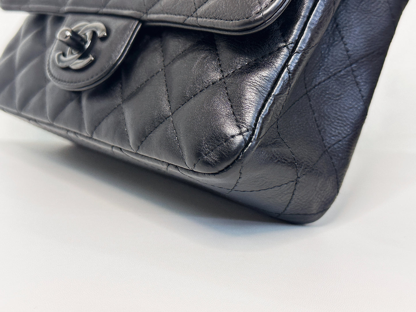 Chanel Quilted Mini Rectangular Flap So Black Crumpled Calfskin Bag 2400 holo card