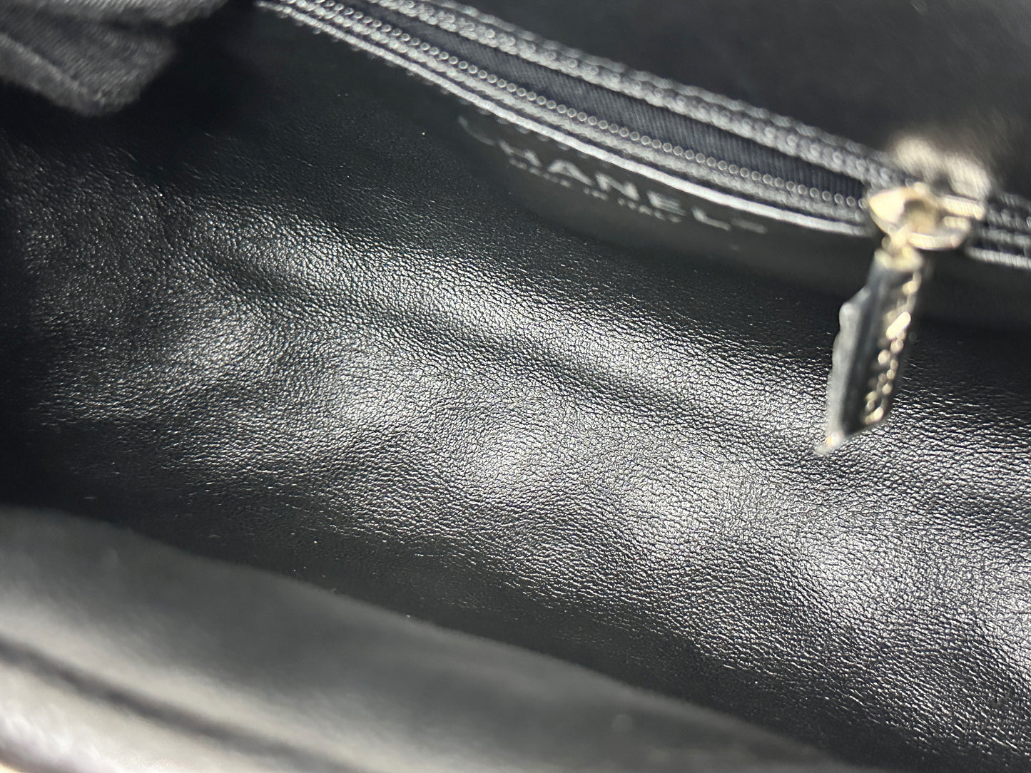 Chanel Quilted Timeless Kisslock Clutch Black Caviar SHW 1915 holo card