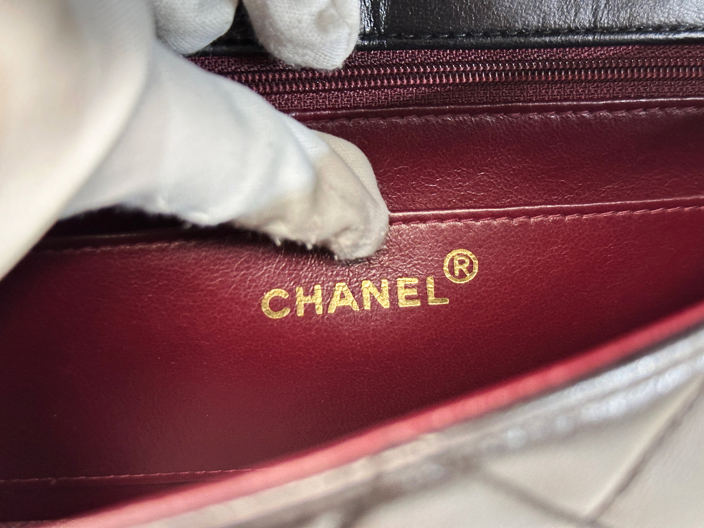 Chanel Vintage Quilted Diana Flap Bag Black Lambskin 309 holo