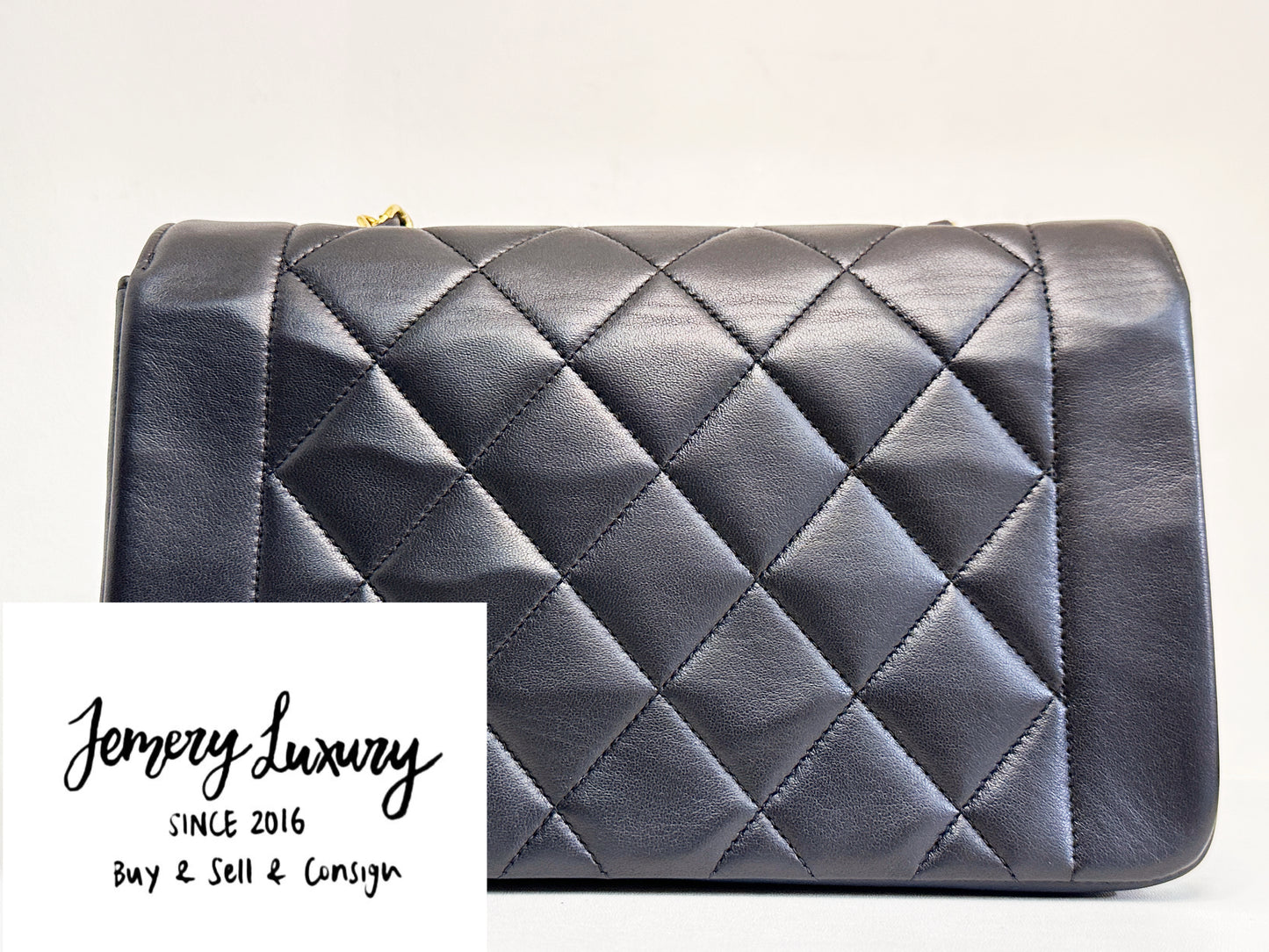 Chanel Vintage Quilted Diana Flap Bag Black Lambskin 309 holo