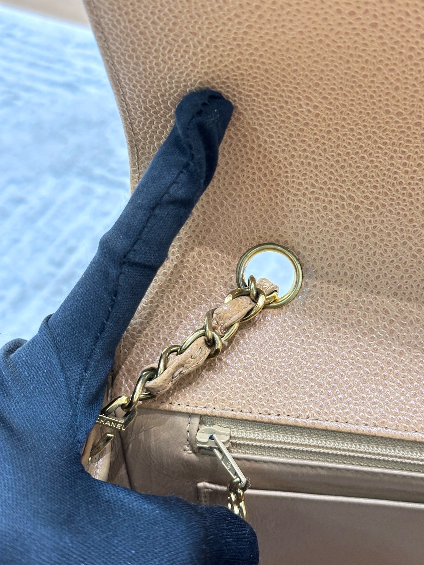 Chanel Vintage Medium Diana Flap Bag Beige Caviar Gold Hardware 29 holo
