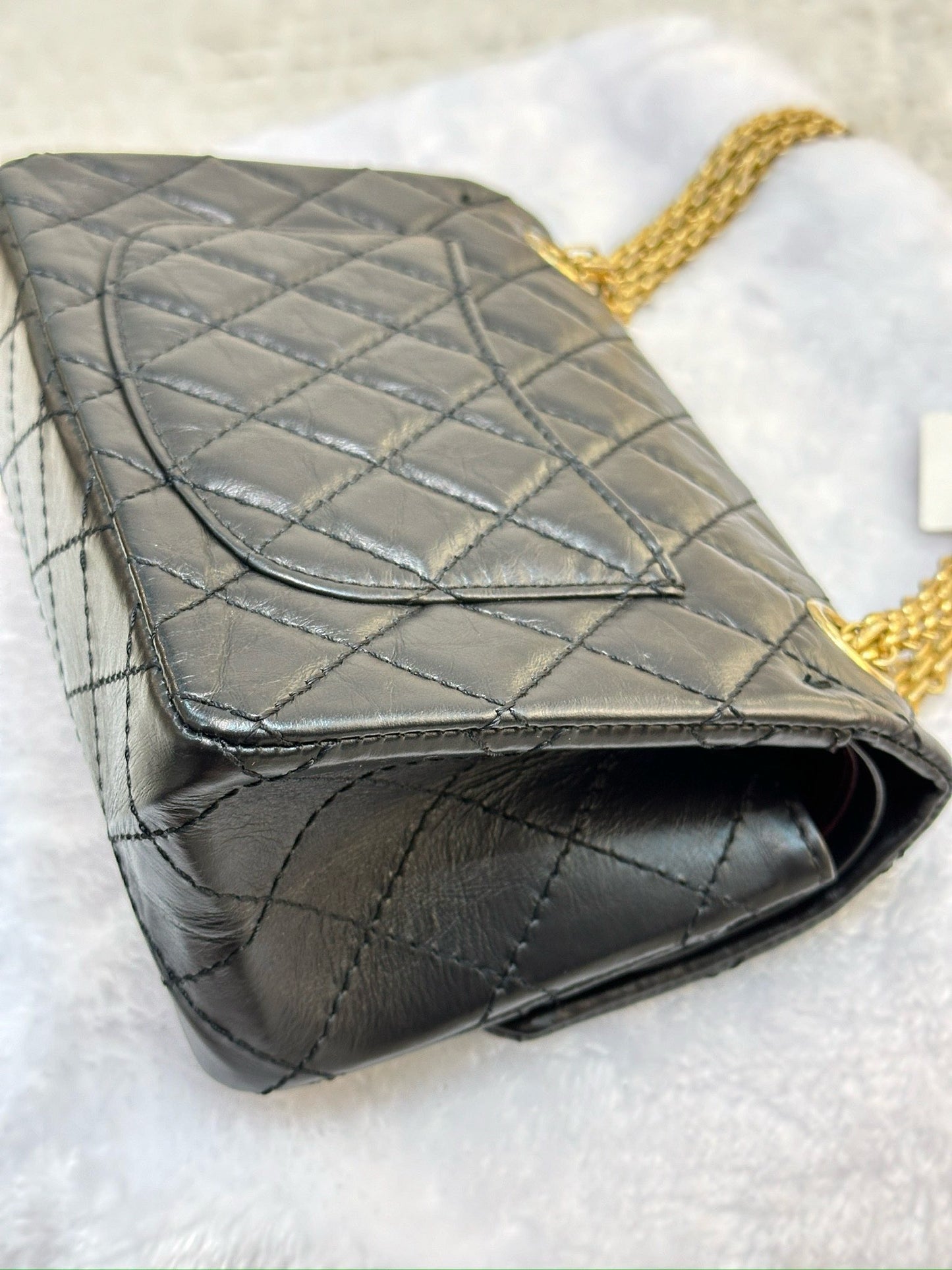 Chanel Black Quilted Aged Leather Lucky Charms Reissue 2.55 Classic 224 Flap Bag