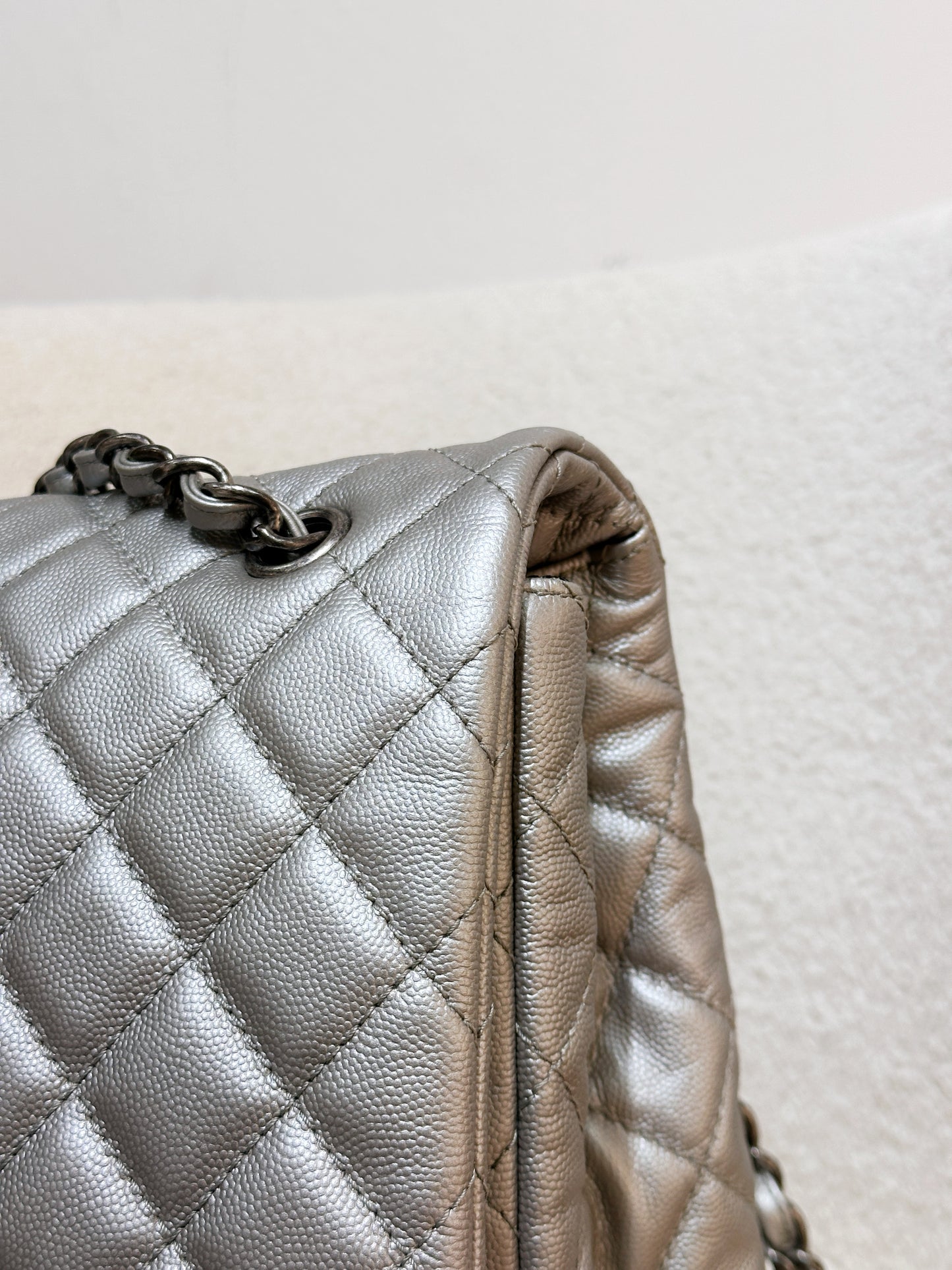 Chanel 2017 Caviar Classic Quilted XXL Travel Flap shoulder bag Metallic Silver SHW 2257 holo card