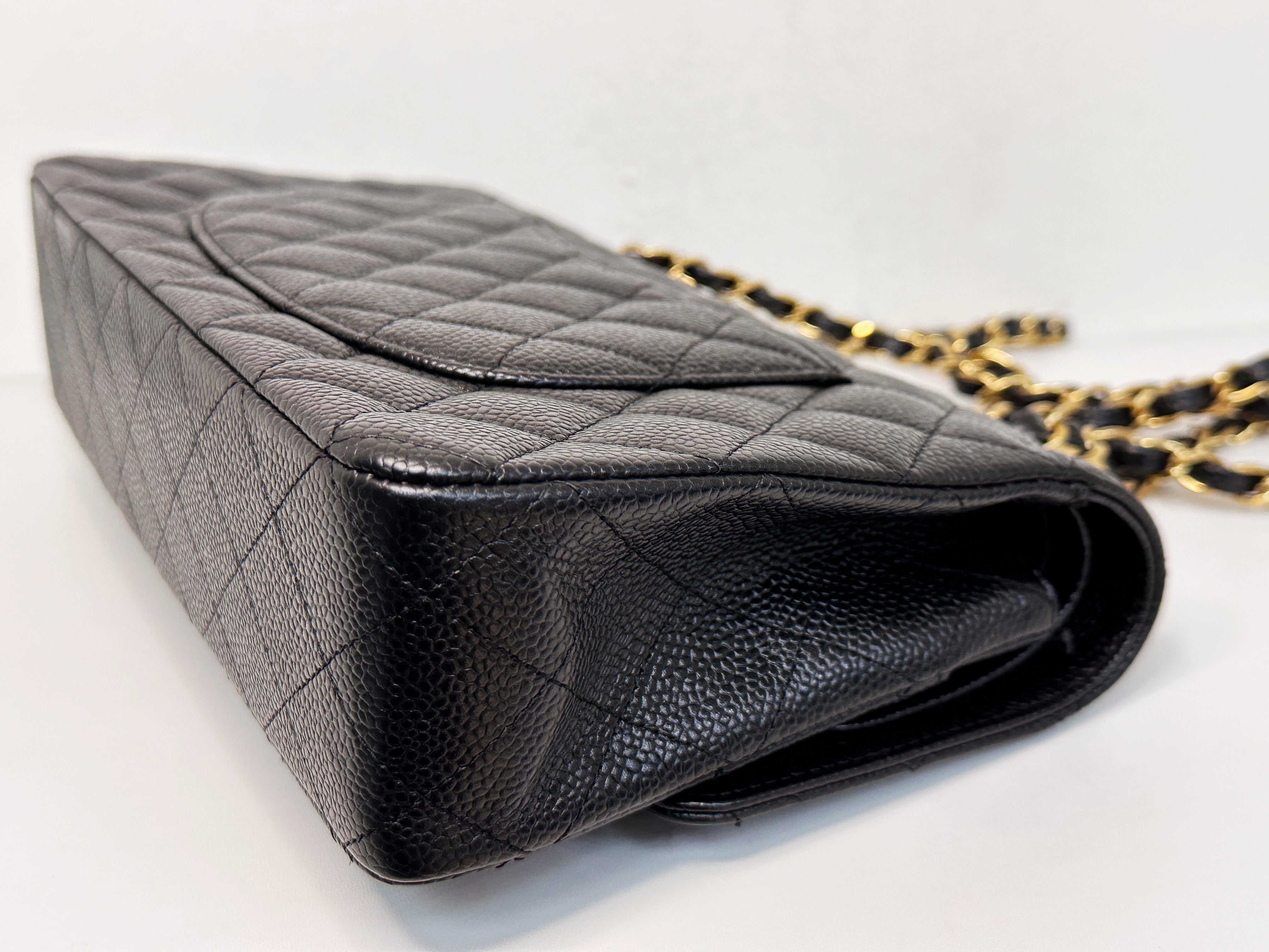 PPreloved Authentic Chanel Vintage  Classic Double Flap Medium Shoulder Bag Black Caviar 24k GHW